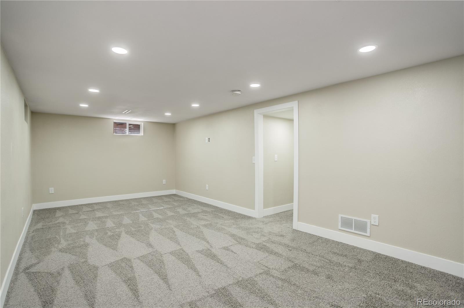 MLS Image #24 for 2202 s grape street,denver, Colorado
