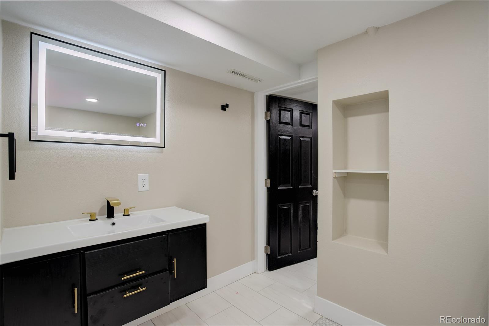 MLS Image #25 for 2202 s grape street,denver, Colorado
