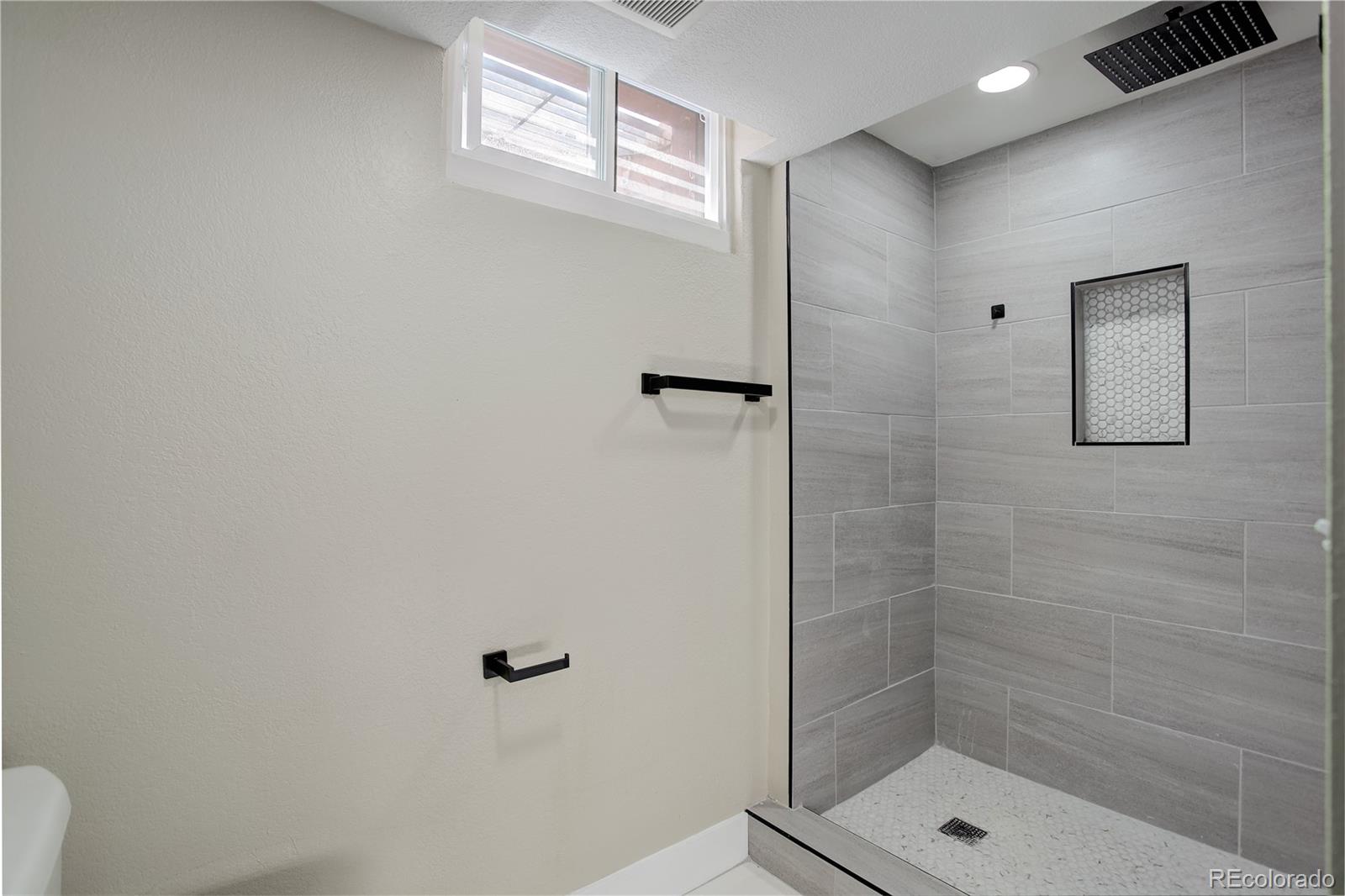 MLS Image #26 for 2202 s grape street,denver, Colorado
