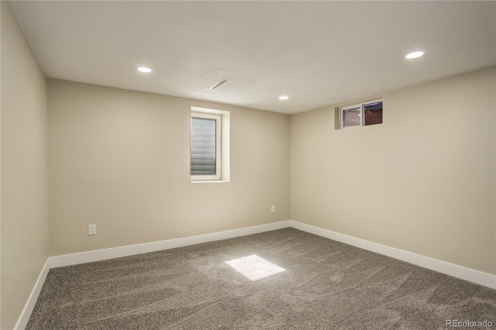 MLS Image #27 for 2202 s grape street,denver, Colorado