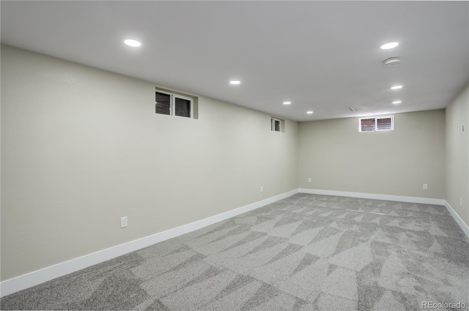 MLS Image #29 for 2202 s grape street,denver, Colorado