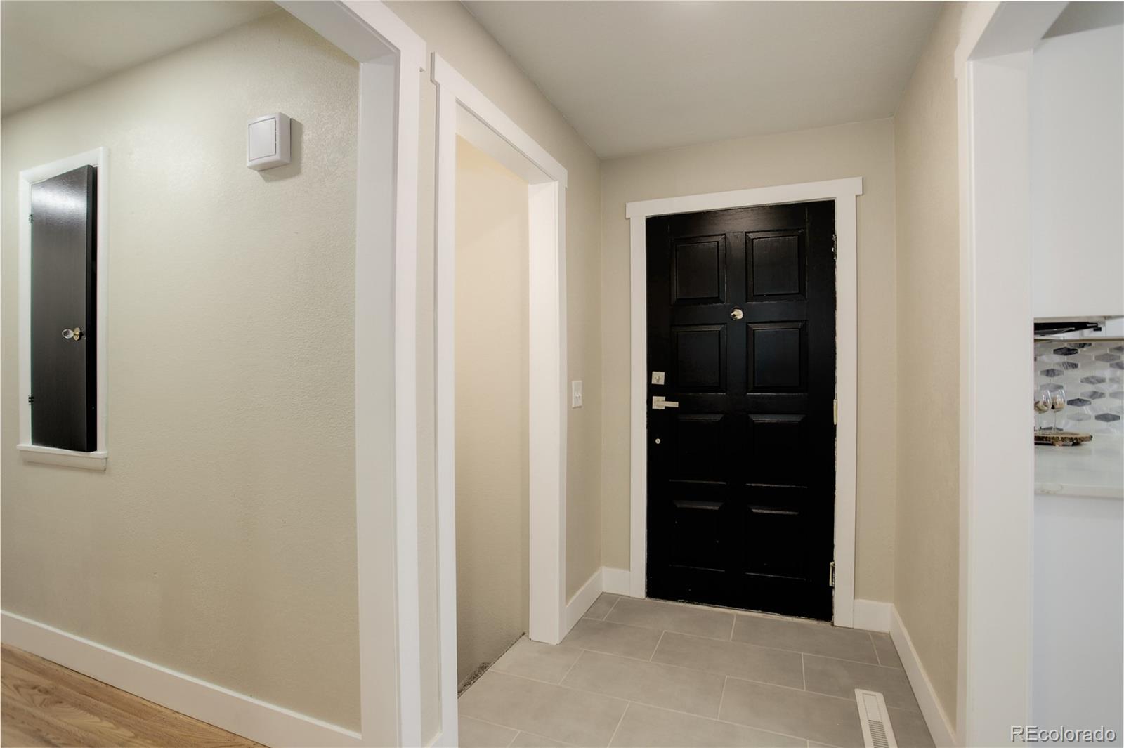 MLS Image #33 for 2202 s grape street,denver, Colorado