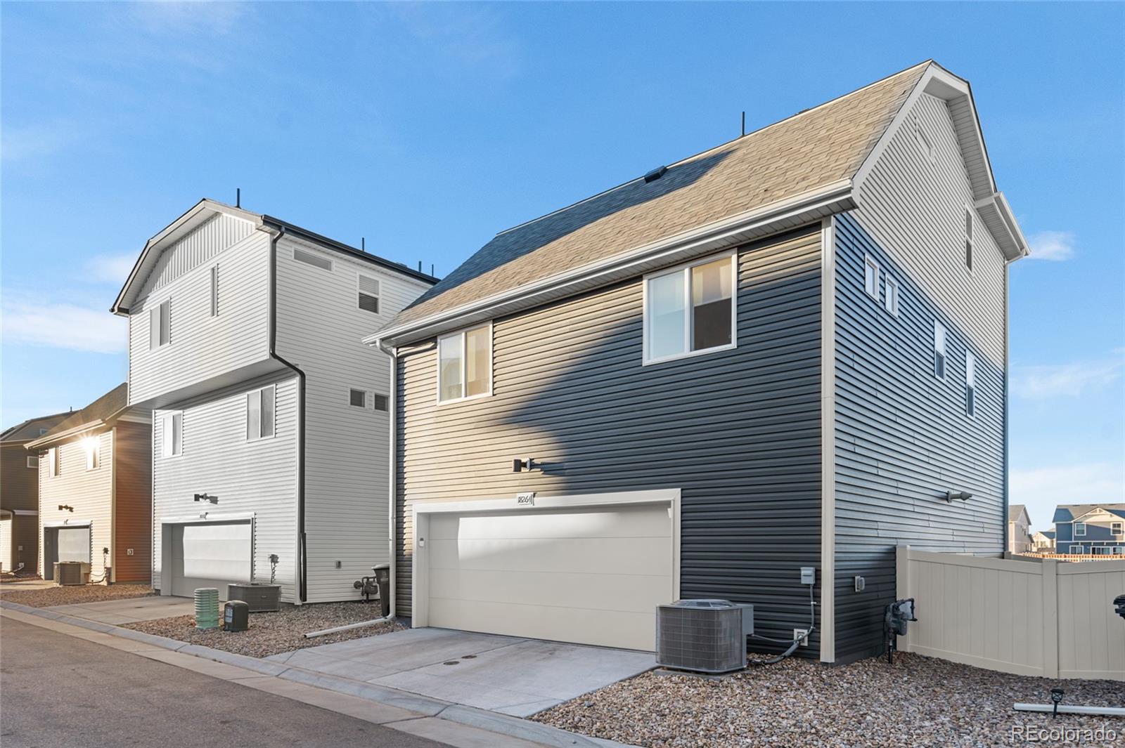 MLS Image #34 for 18264 e 51st place,denver, Colorado