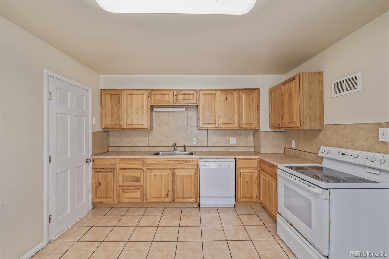MLS Image #8 for 907  4th avenue,greeley, Colorado