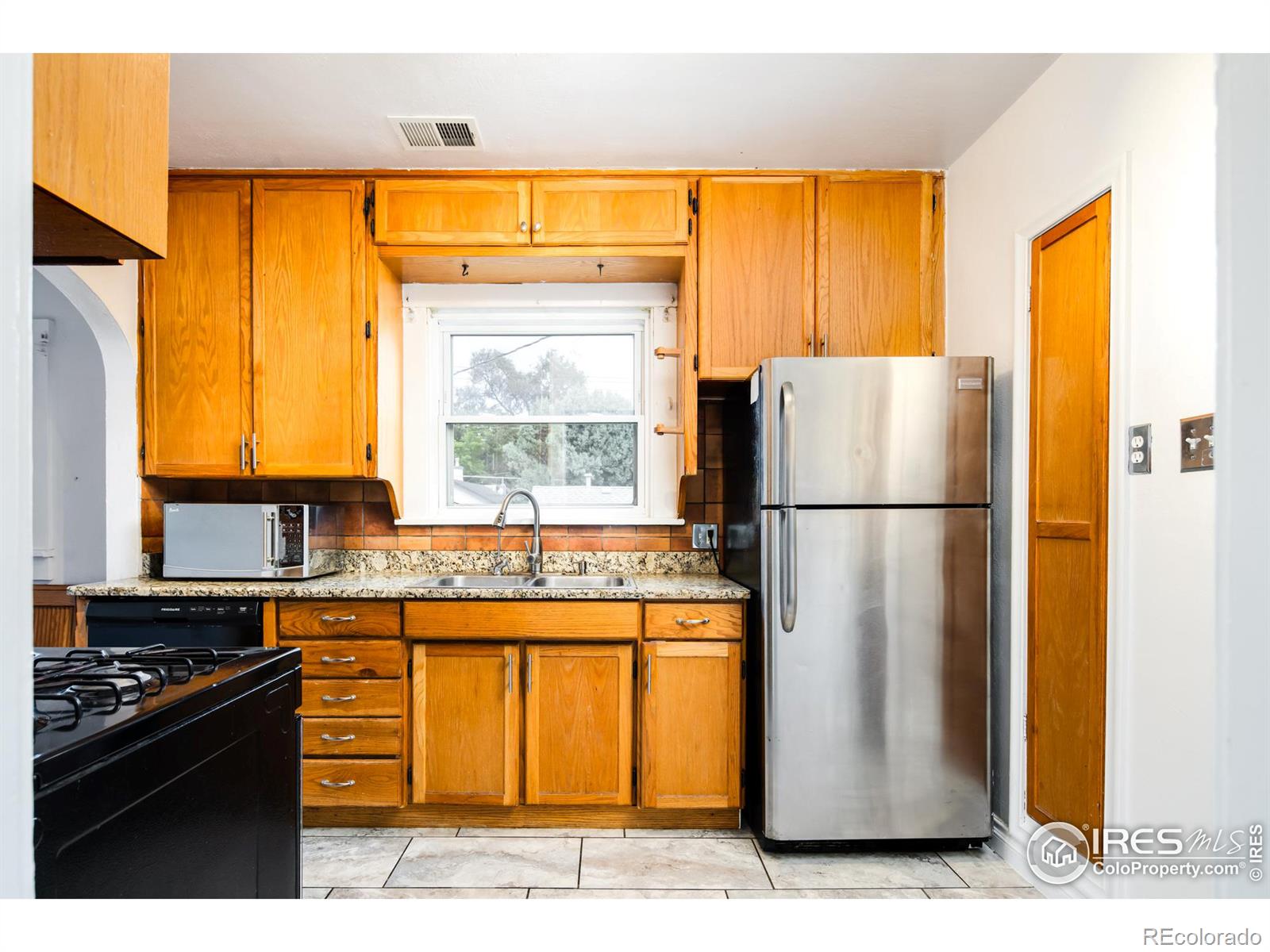 MLS Image #7 for 4100  eliot street,denver, Colorado