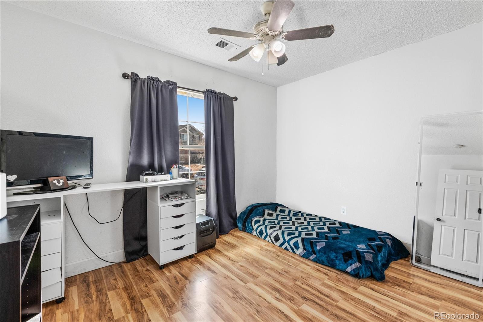 MLS Image #15 for 15627 e 51st drive,denver, Colorado