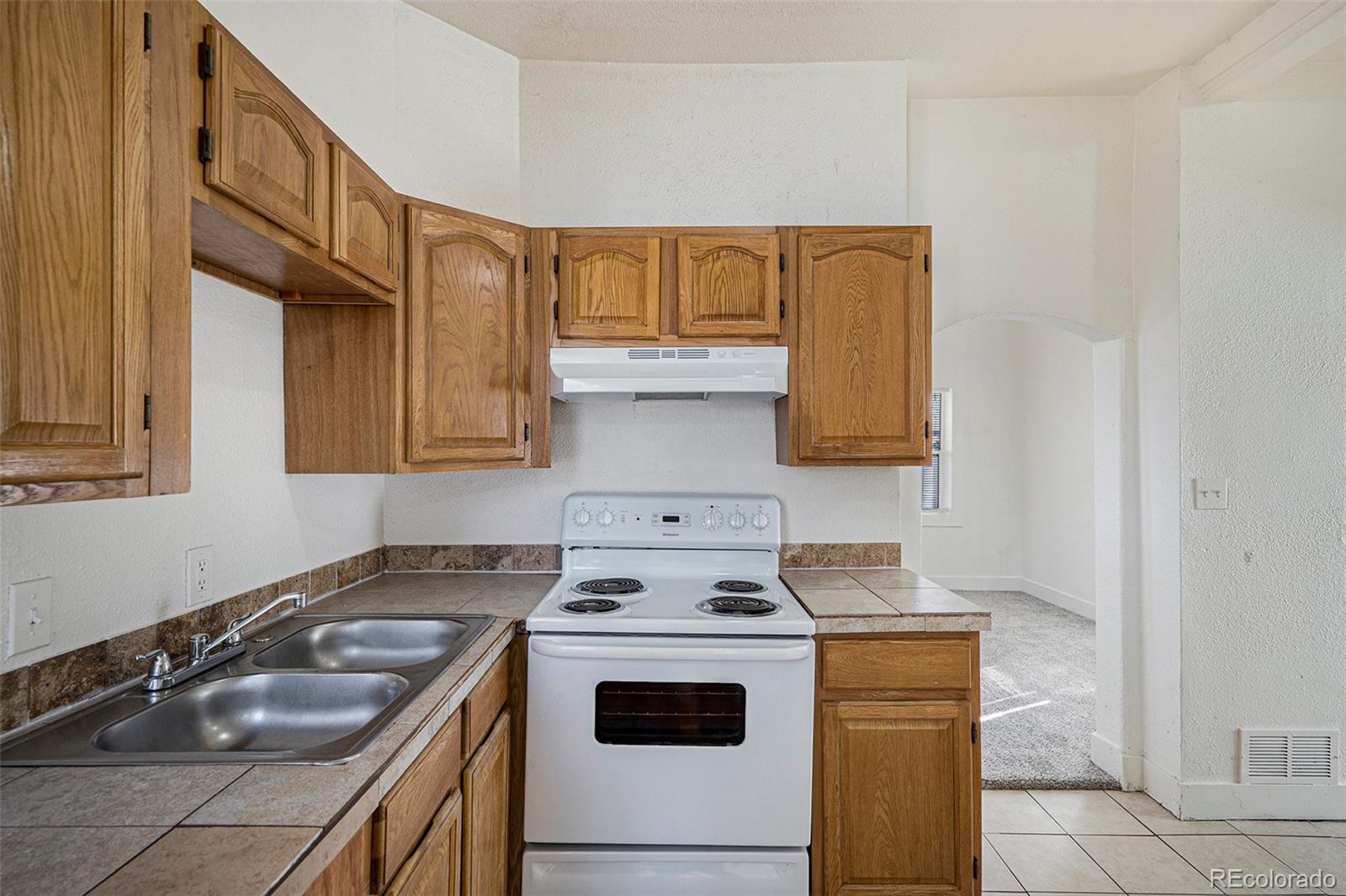 MLS Image #11 for 133 s meade street,denver, Colorado