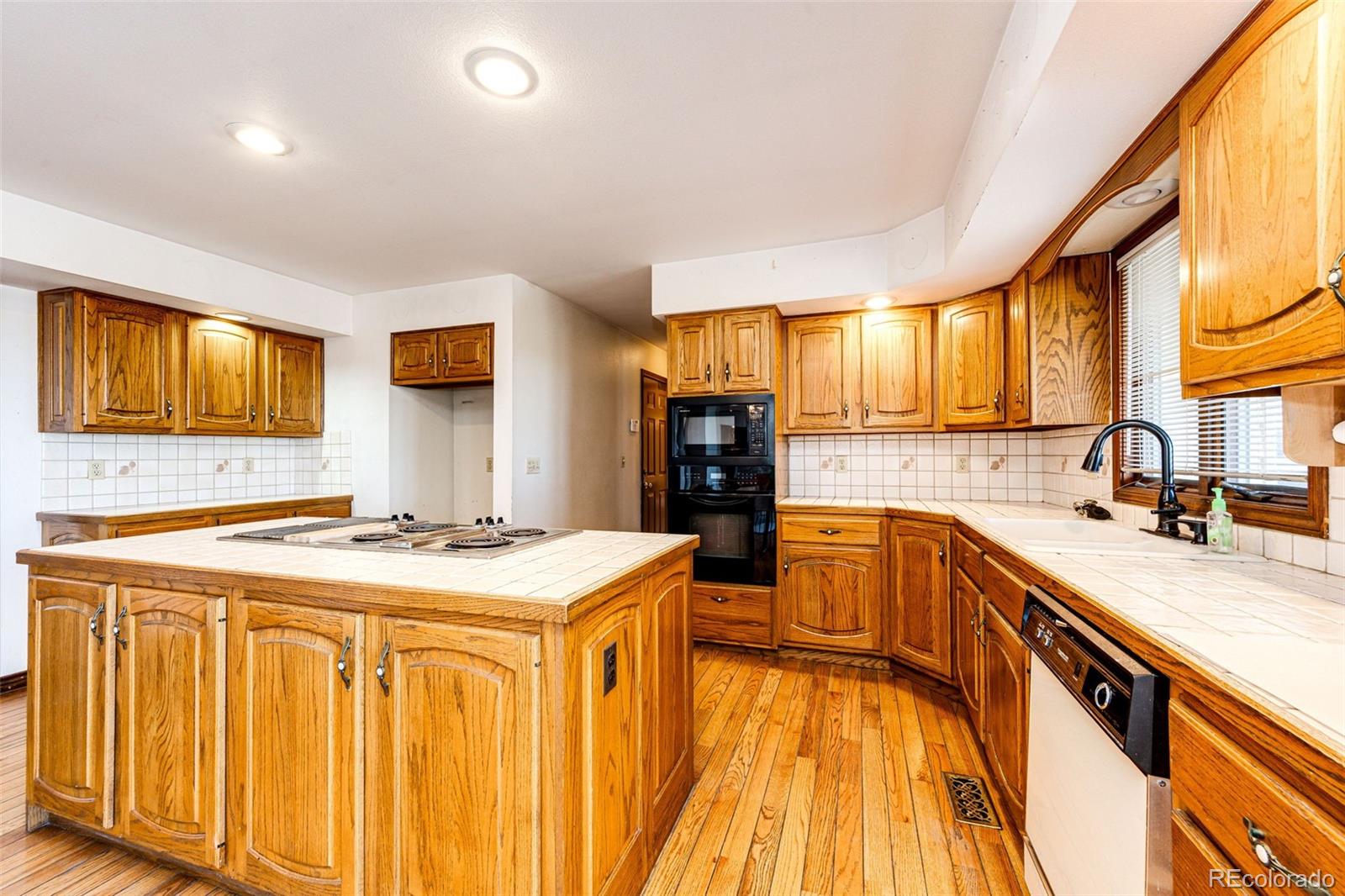 MLS Image #12 for 6936 s chapparal circle,centennial, Colorado