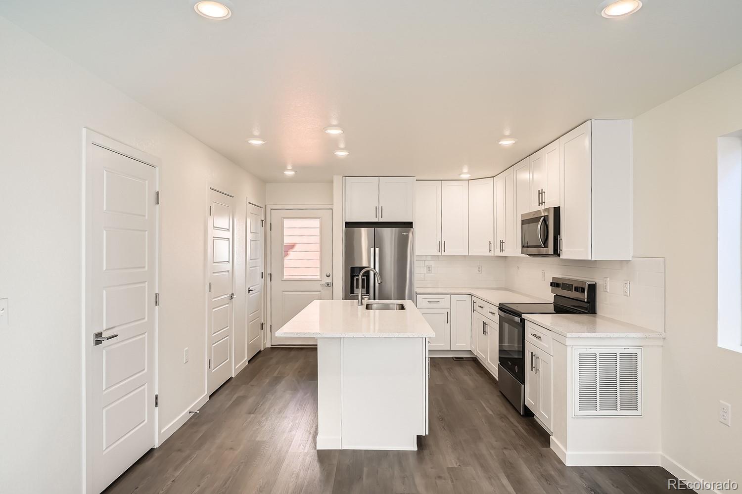 MLS Image #14 for 10331 e 62nd place,denver, Colorado