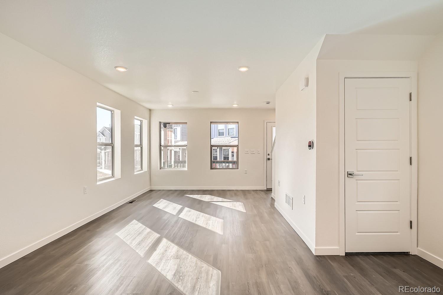 MLS Image #19 for 10331 e 62nd place,denver, Colorado