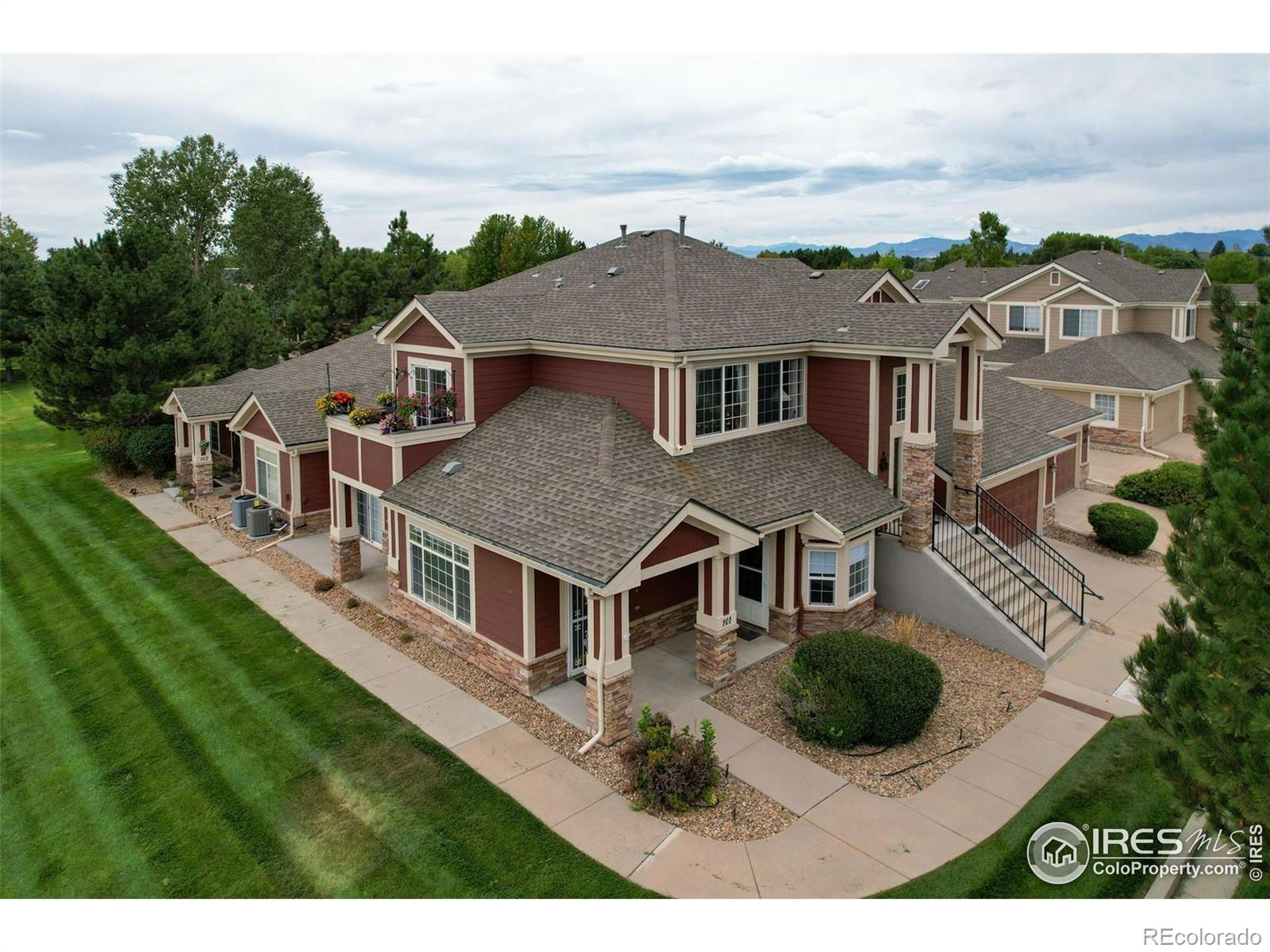 MLS Image #1 for 13722  legend way,broomfield, Colorado