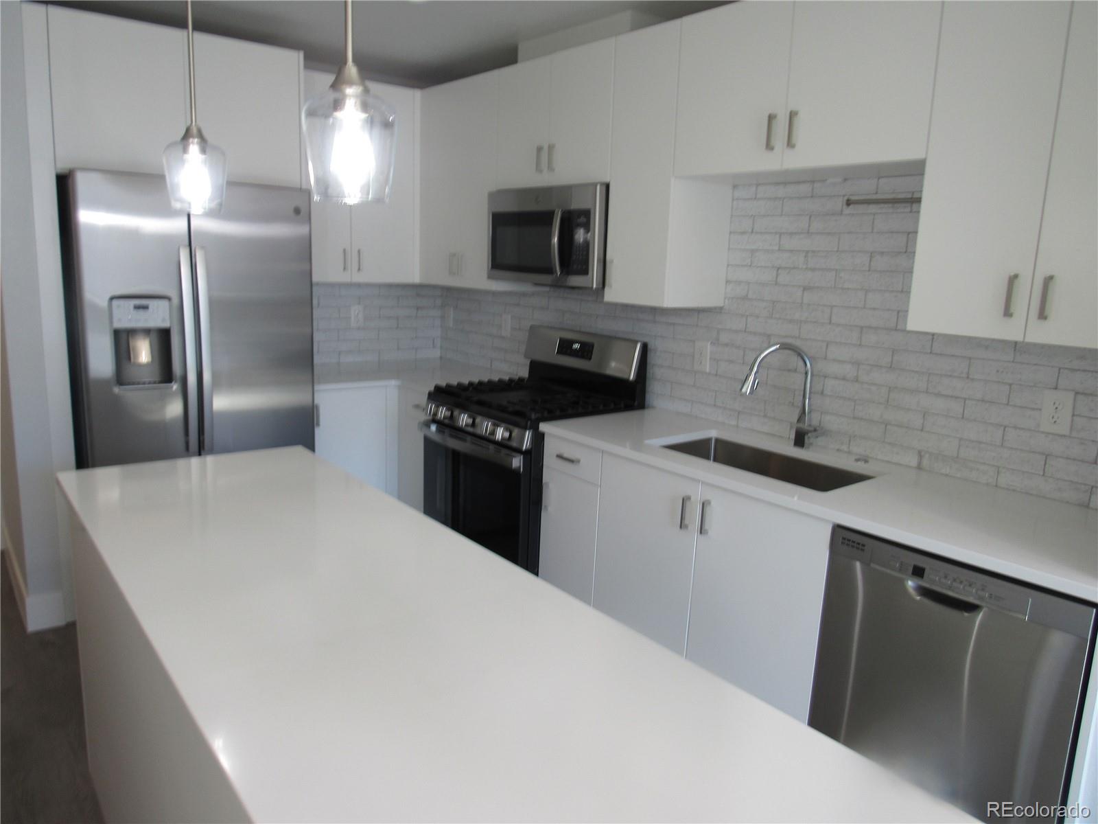 MLS Image #9 for 2350  tremont place 19,denver, Colorado