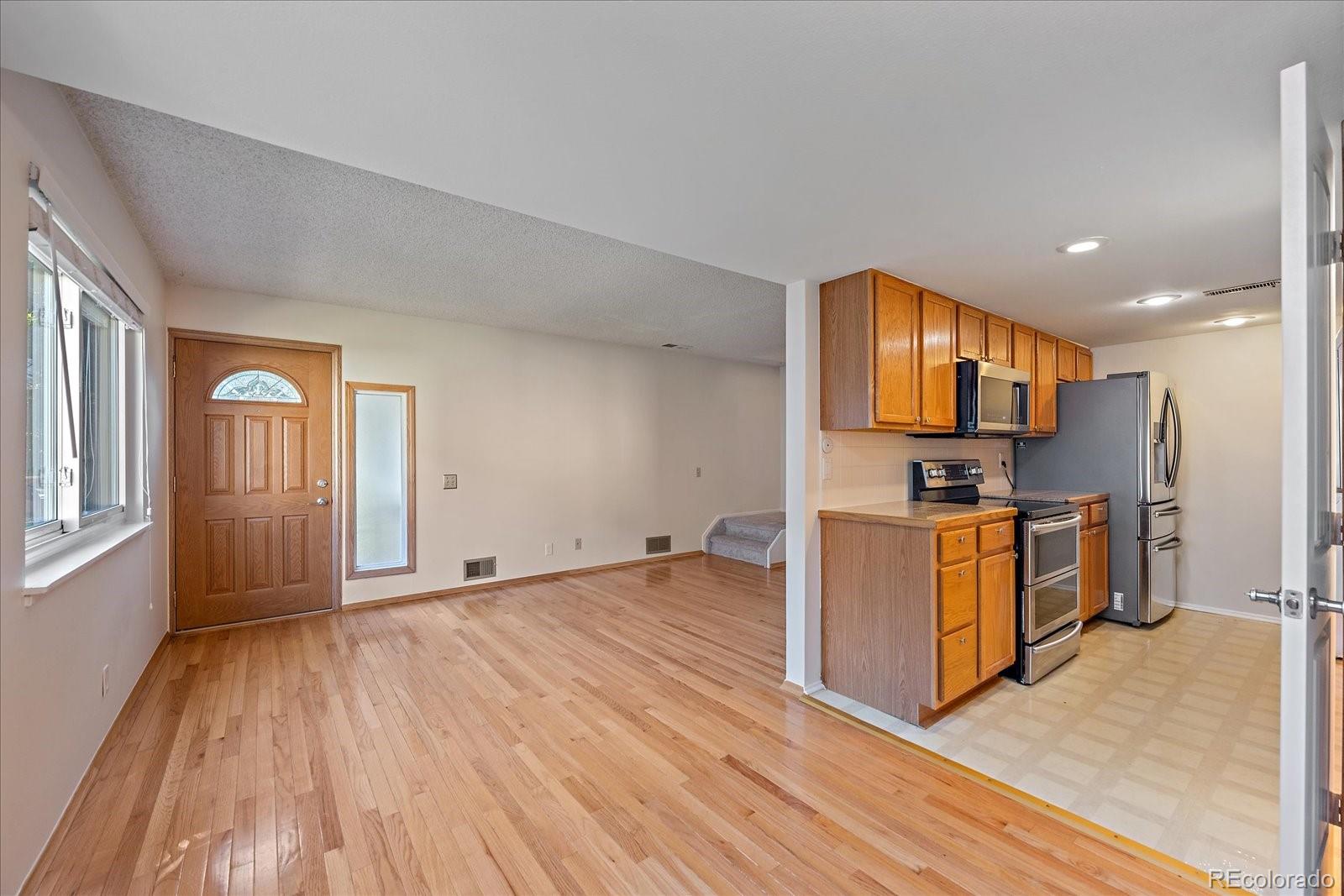 MLS Image #11 for 9255 e lehigh avenue,denver, Colorado