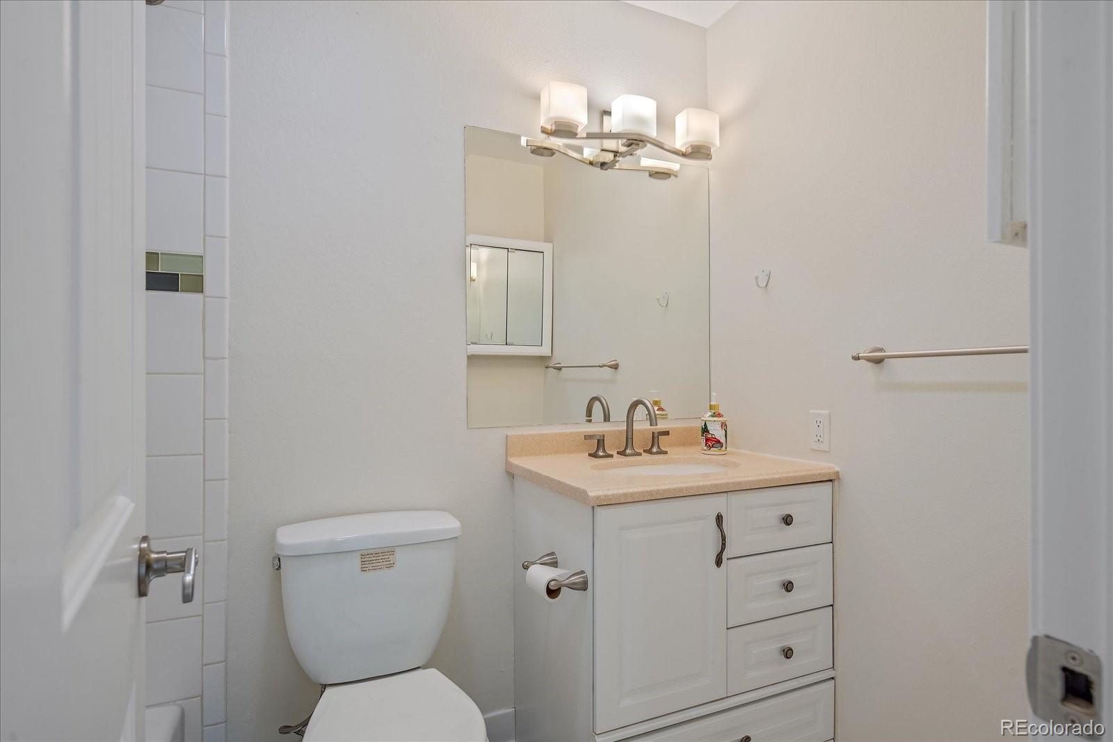 MLS Image #20 for 9255 e lehigh avenue,denver, Colorado