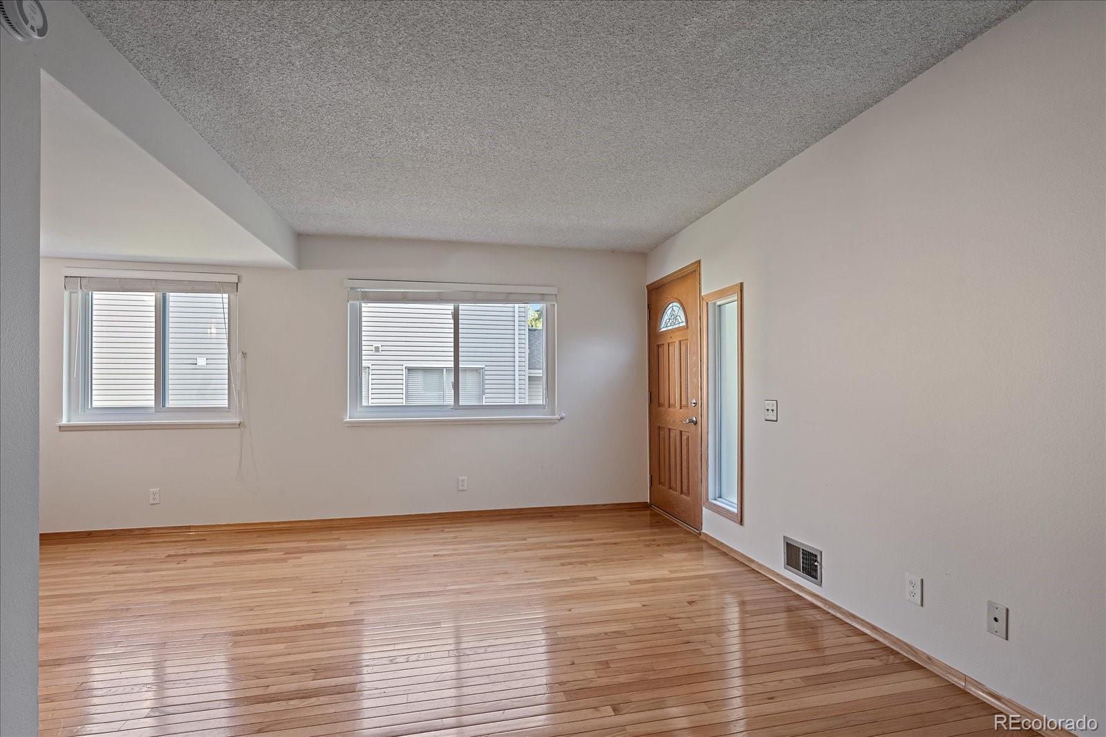 MLS Image #4 for 9255 e lehigh avenue,denver, Colorado