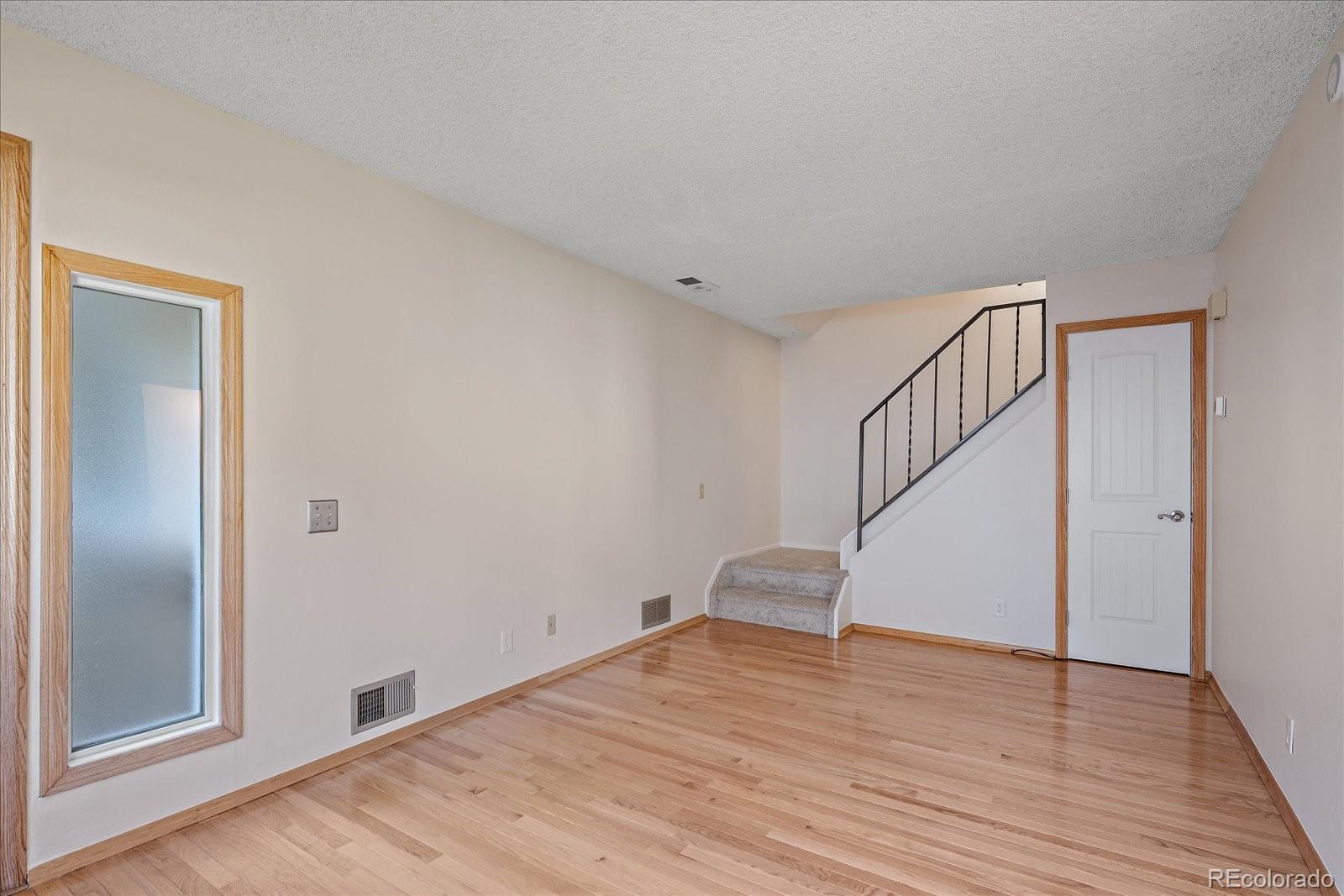 MLS Image #6 for 9255 e lehigh avenue,denver, Colorado