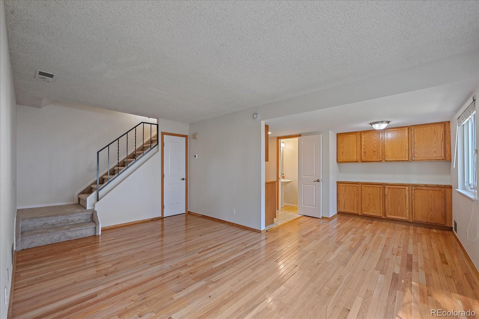 MLS Image #8 for 9255 e lehigh avenue,denver, Colorado