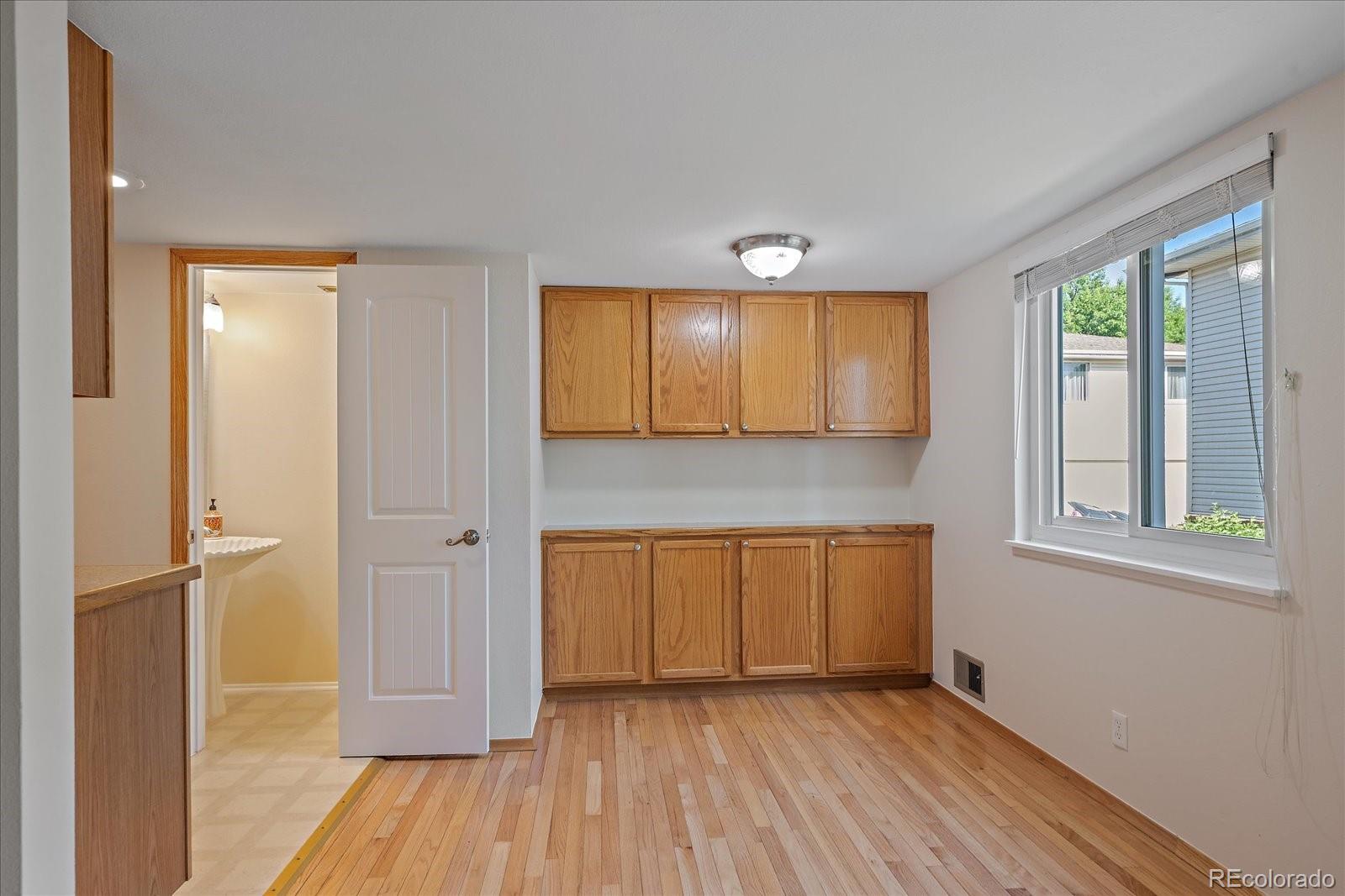 MLS Image #9 for 9255 e lehigh avenue,denver, Colorado