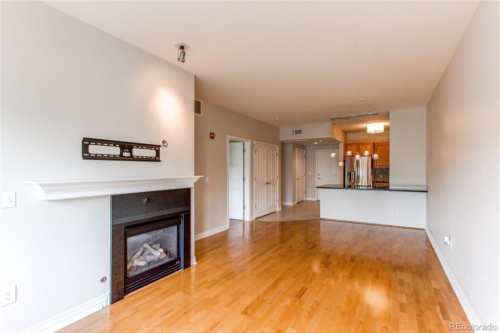 MLS Image #10 for 2700 e cherry creek drive,denver, Colorado