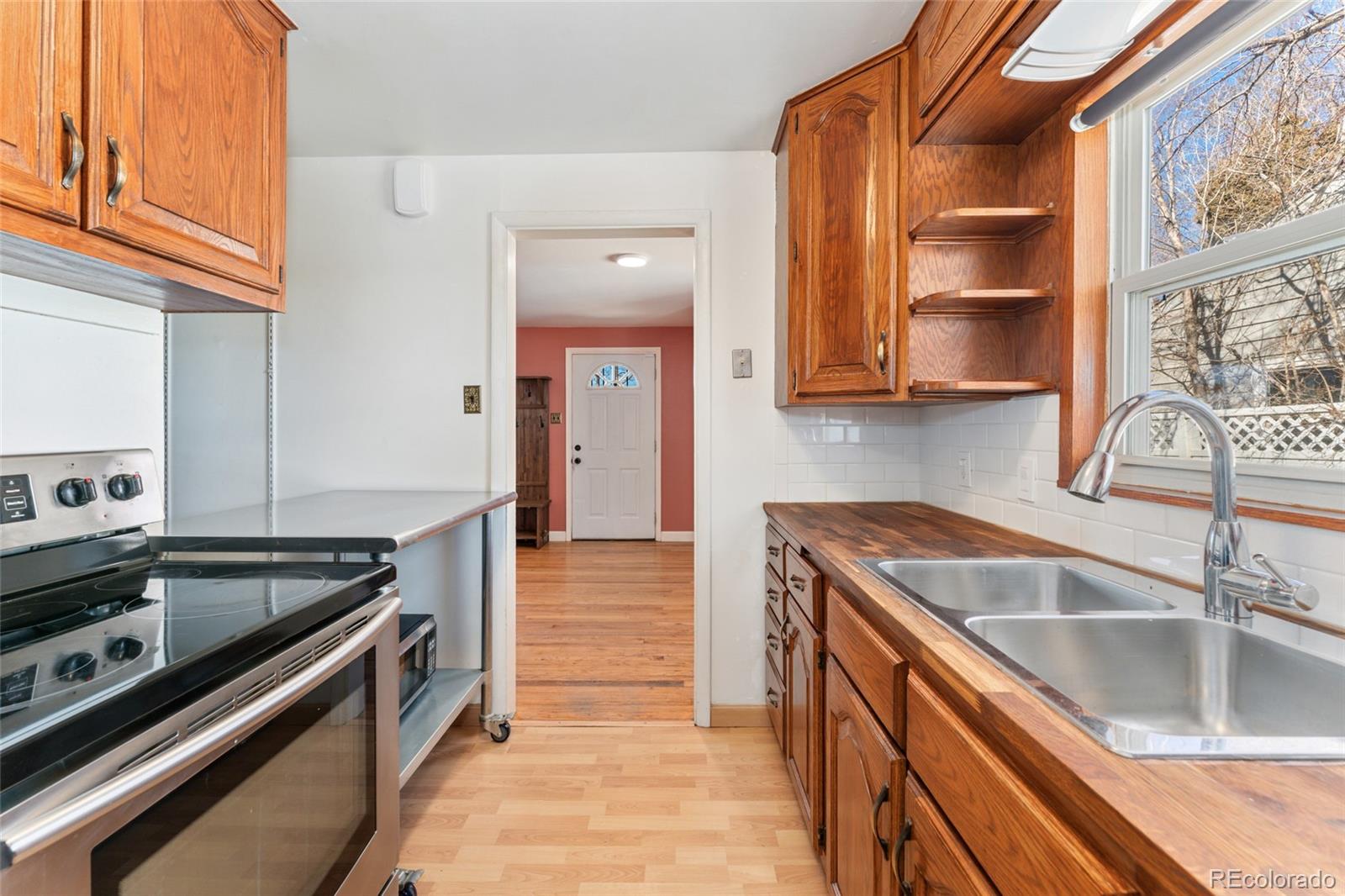 MLS Image #10 for 1108  roslyn street,denver, Colorado