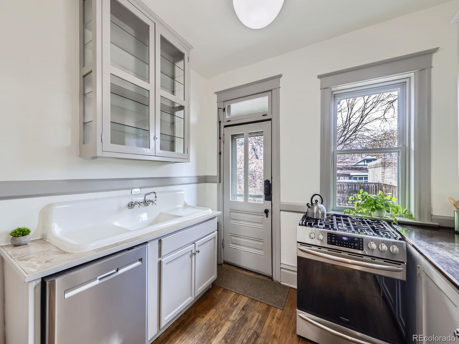 MLS Image #13 for 1475  saint paul street,denver, Colorado