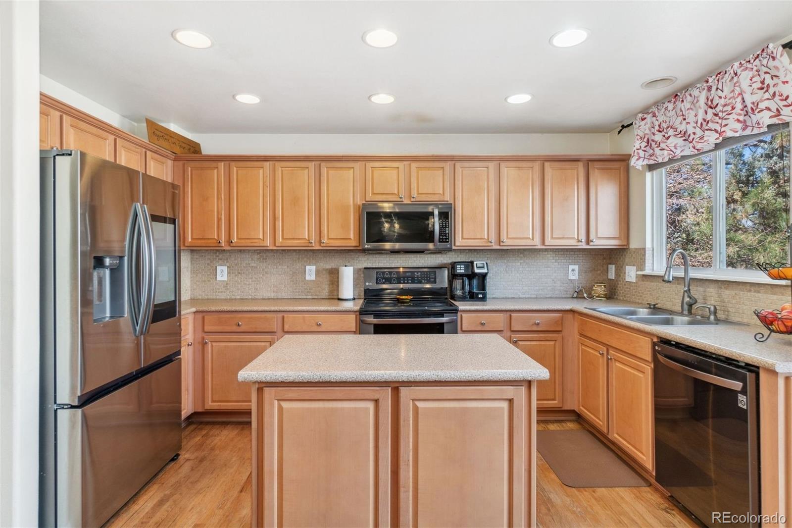 MLS Image #14 for 19823 e 58th avenue,aurora, Colorado