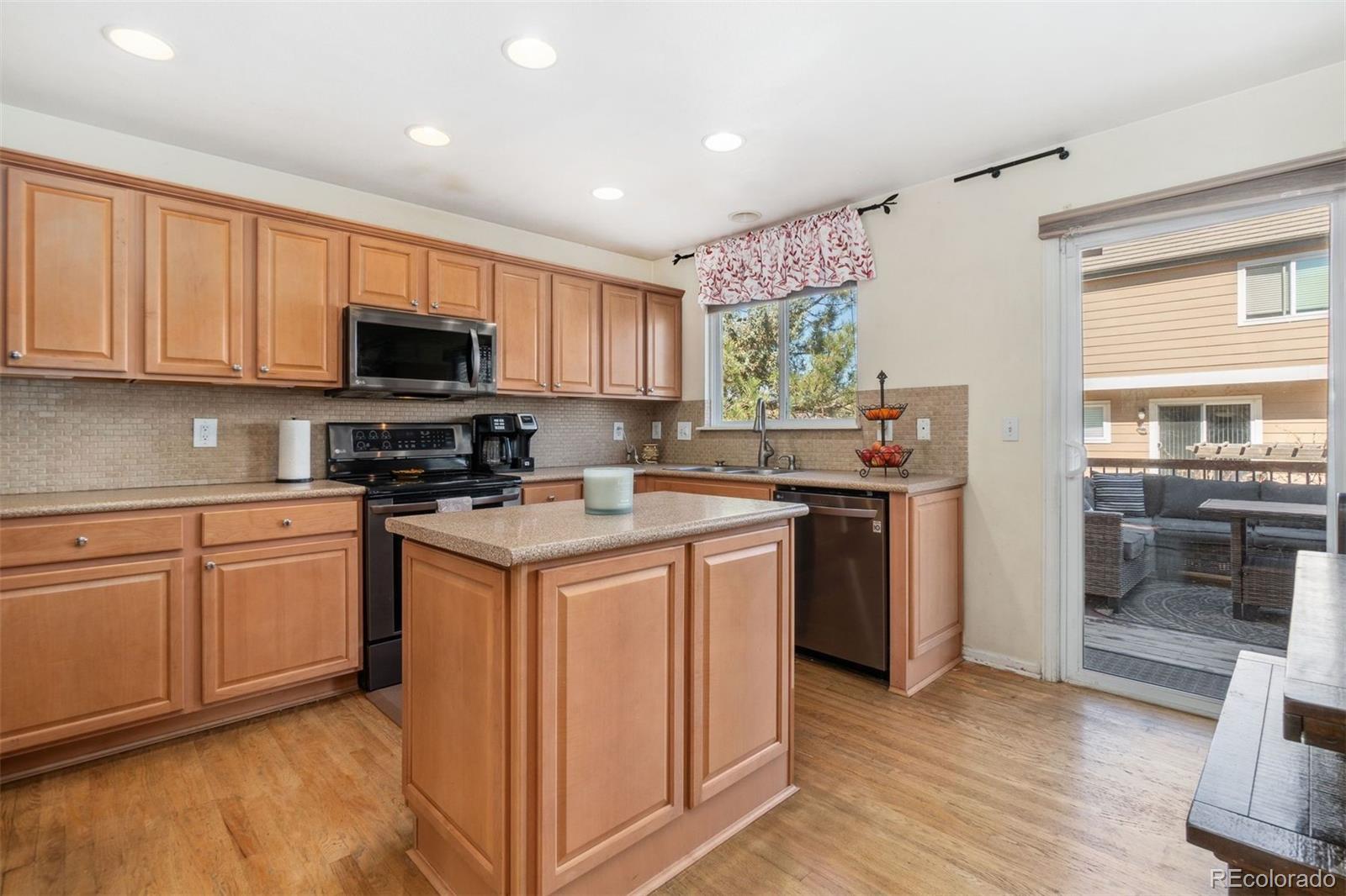 MLS Image #8 for 19823 e 58th avenue,aurora, Colorado