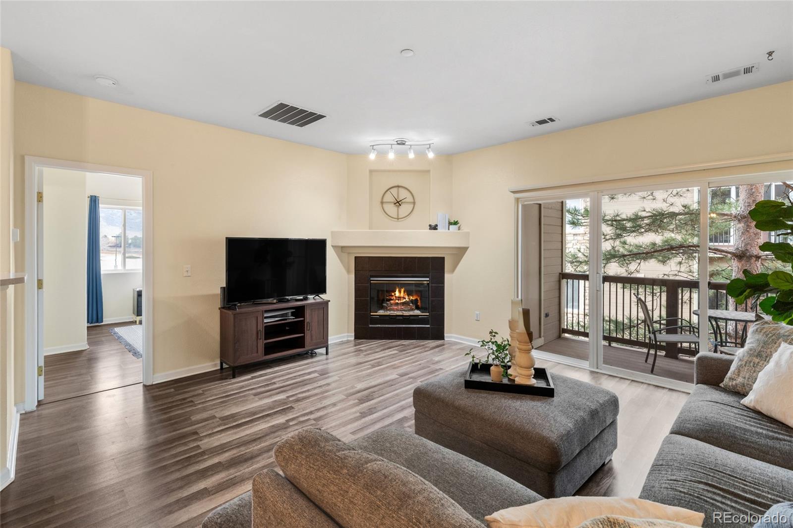 MLS Image #3 for 7459 s alkire street,littleton, Colorado