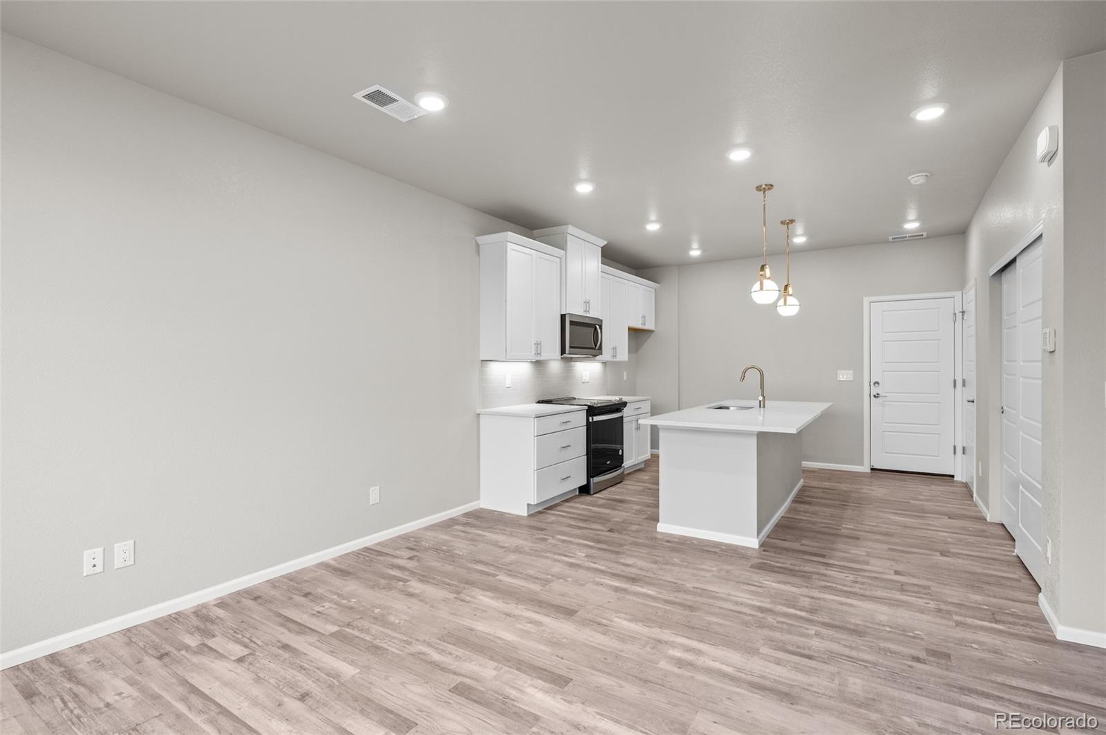 MLS Image #5 for 9468 w 58th lane,arvada, Colorado