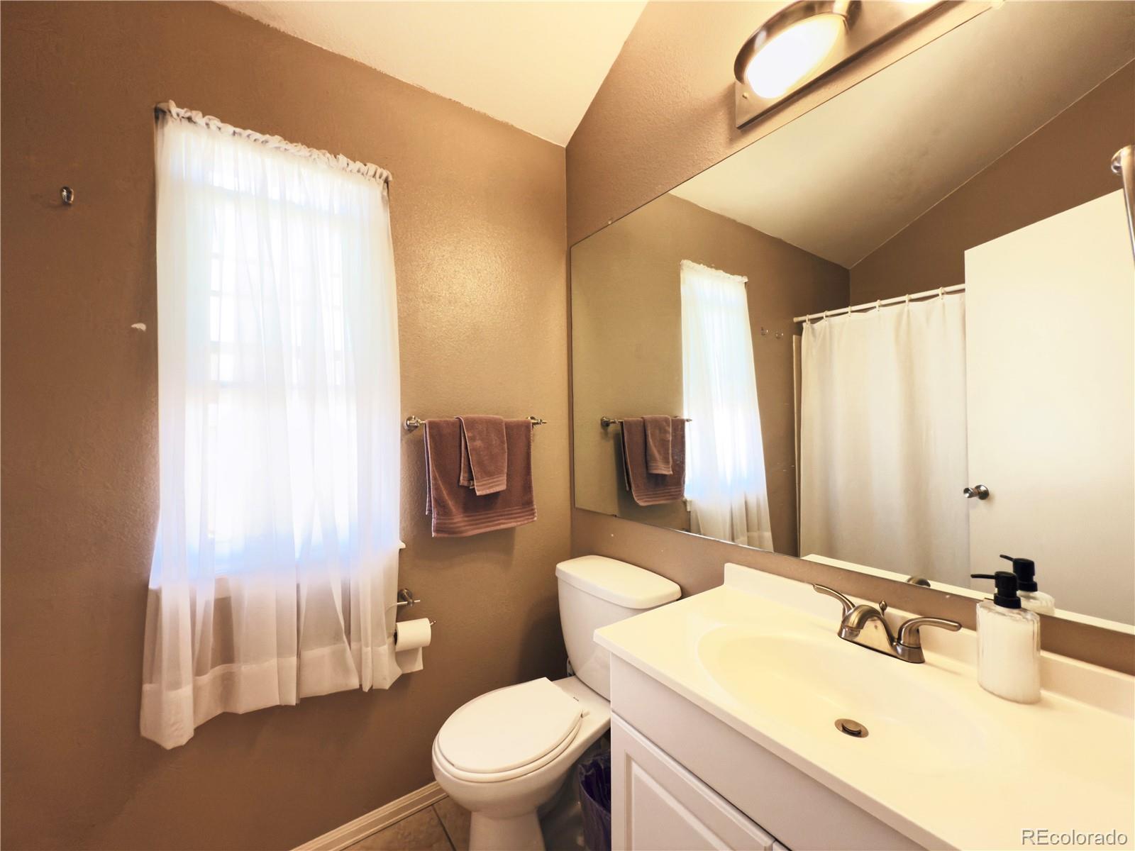 MLS Image #12 for 1120 s waco street,aurora, Colorado