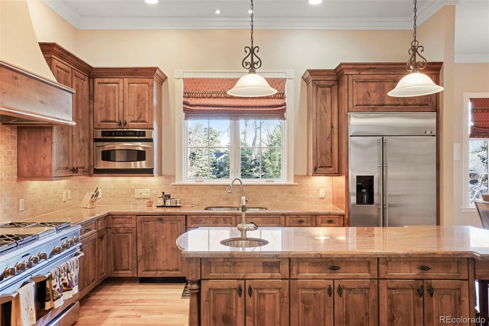 MLS Image #11 for 2916  carriage manor point,colorado springs, Colorado