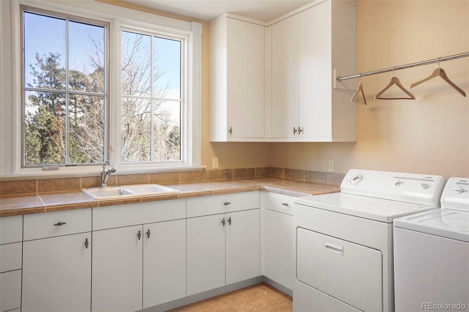 MLS Image #30 for 2916  carriage manor point,colorado springs, Colorado