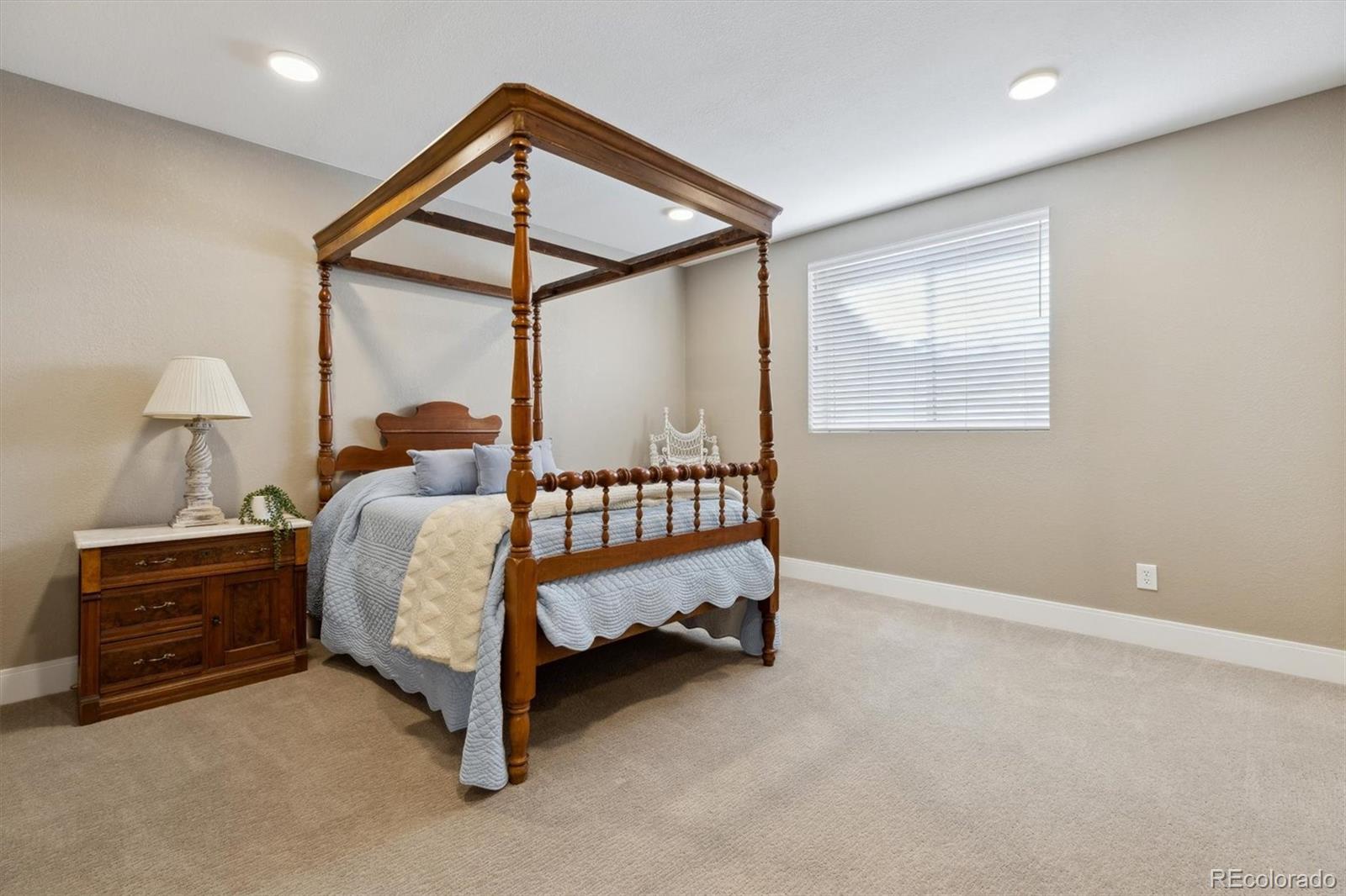 MLS Image #29 for 65  newport street,denver, Colorado