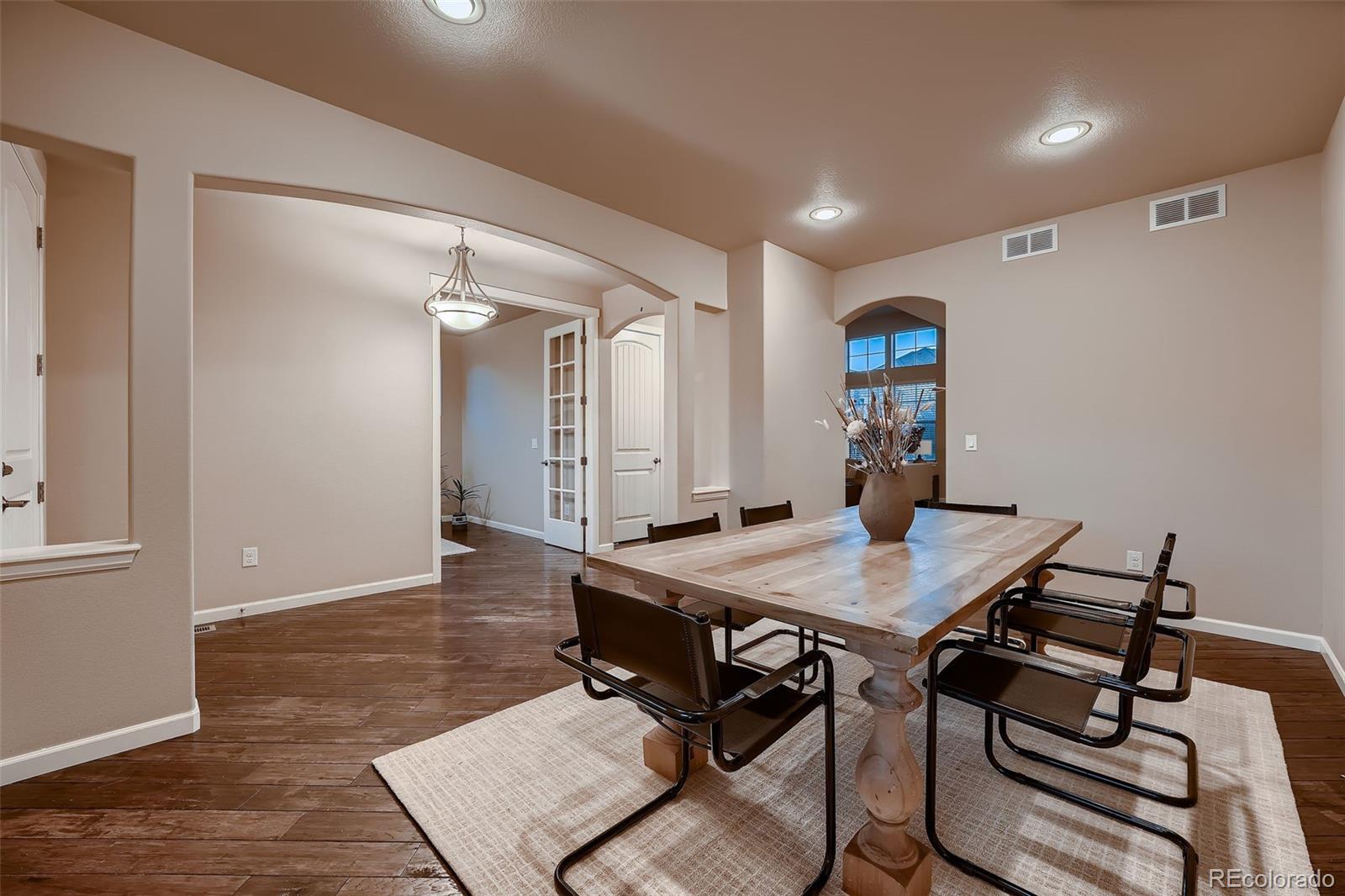 MLS Image #10 for 2618 s kilmer court,denver, Colorado