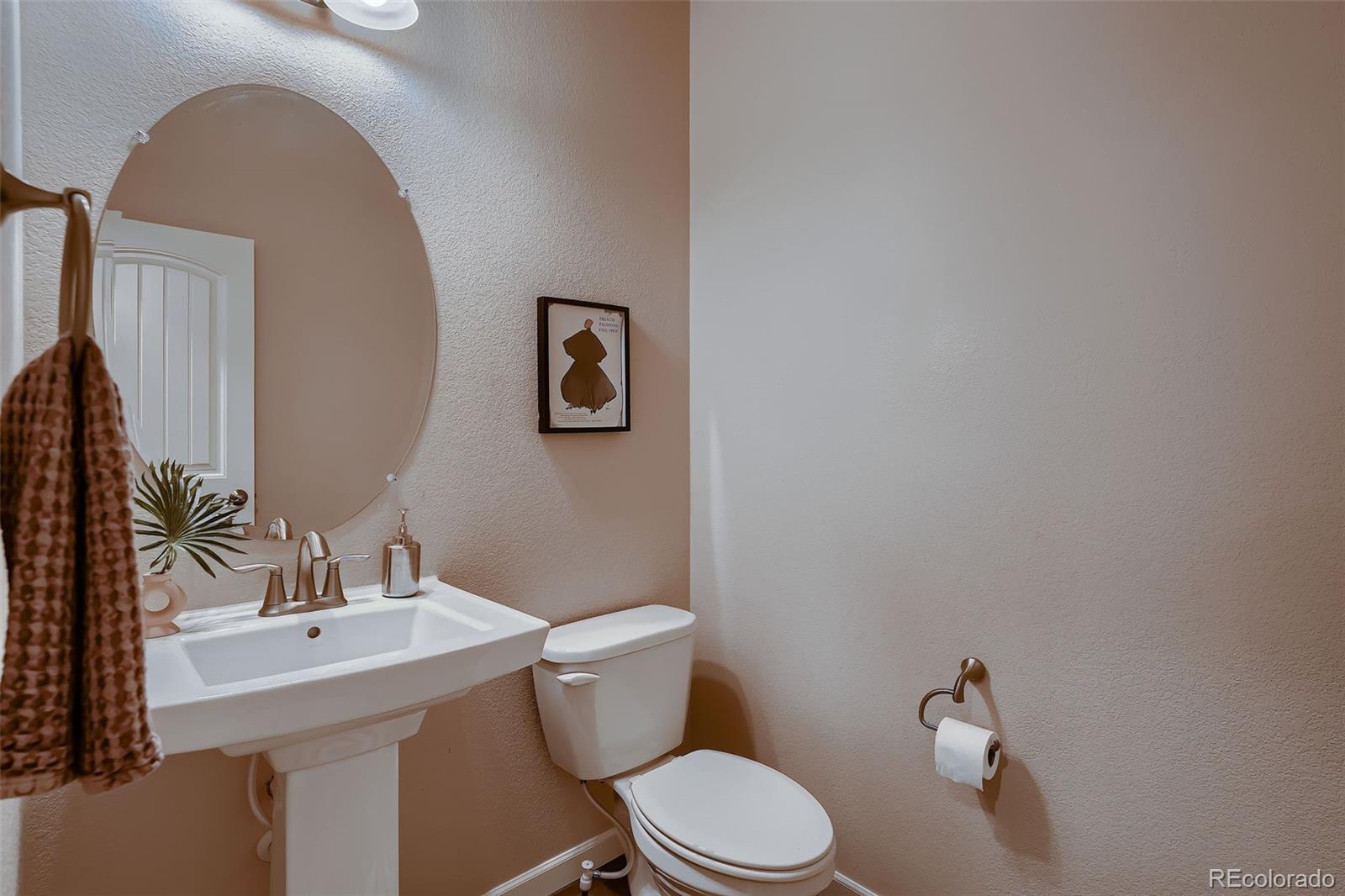 MLS Image #18 for 2618 s kilmer court,denver, Colorado