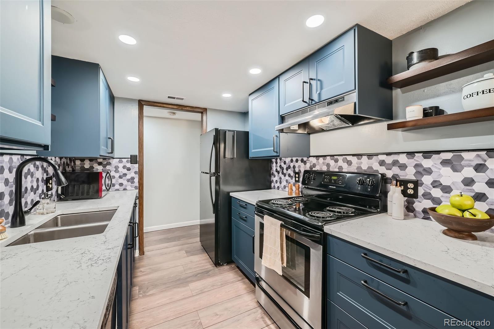 MLS Image #13 for 2525 s dayton way,denver, Colorado