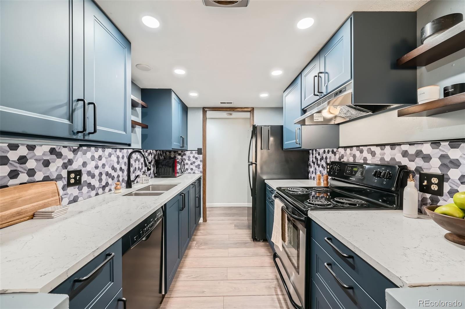 MLS Image #8 for 2525 s dayton way,denver, Colorado