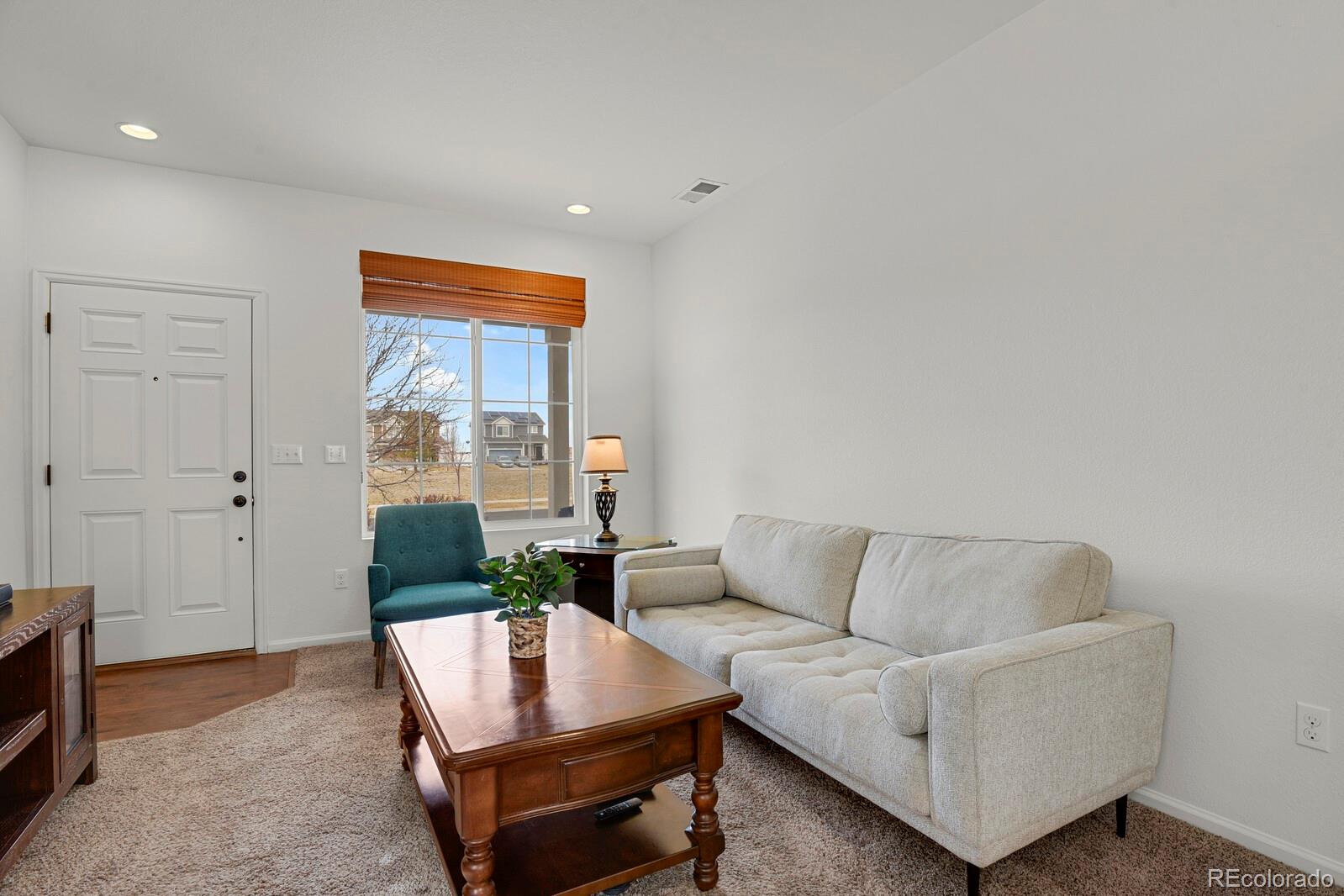 MLS Image #3 for 20826  robins drive,denver, Colorado