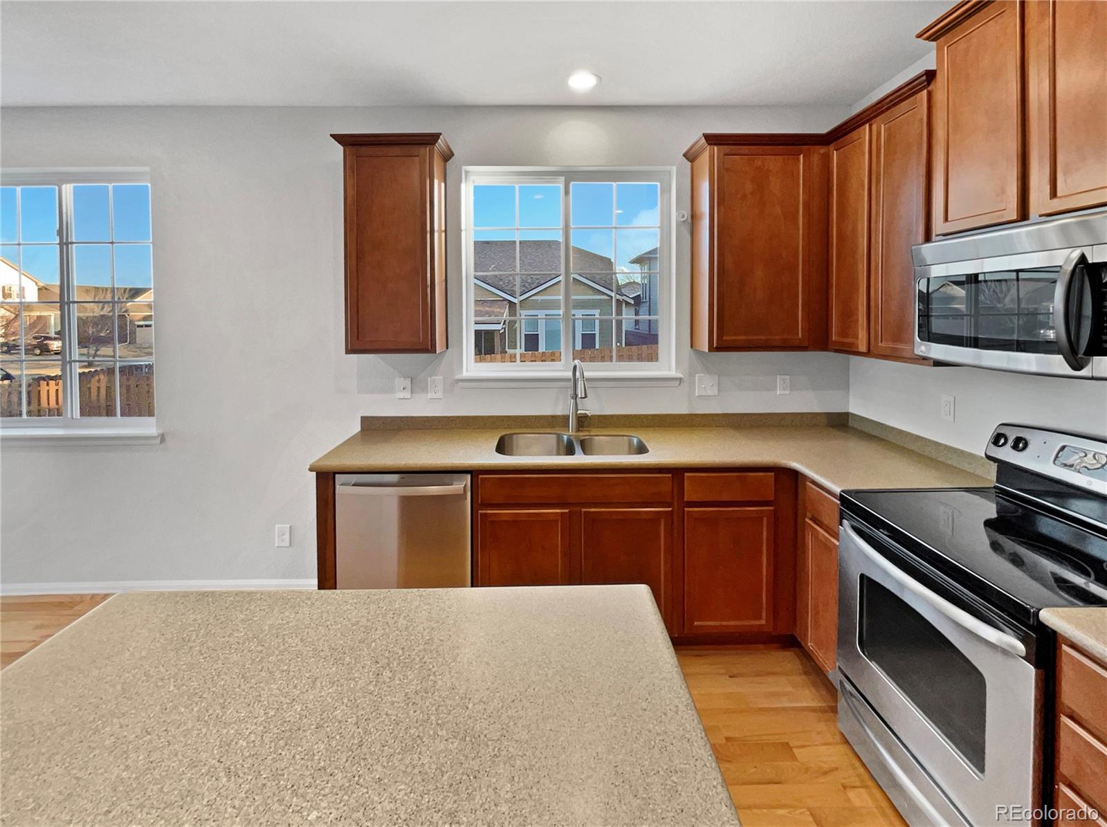 MLS Image #10 for 25952 e 5th place,aurora, Colorado