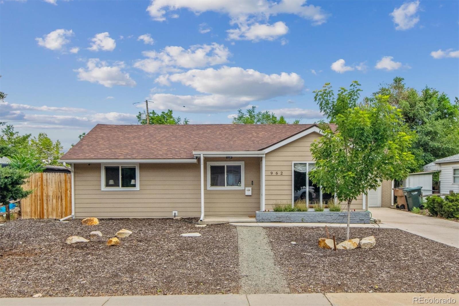 MLS Image #1 for 962  uvalda street,aurora, Colorado