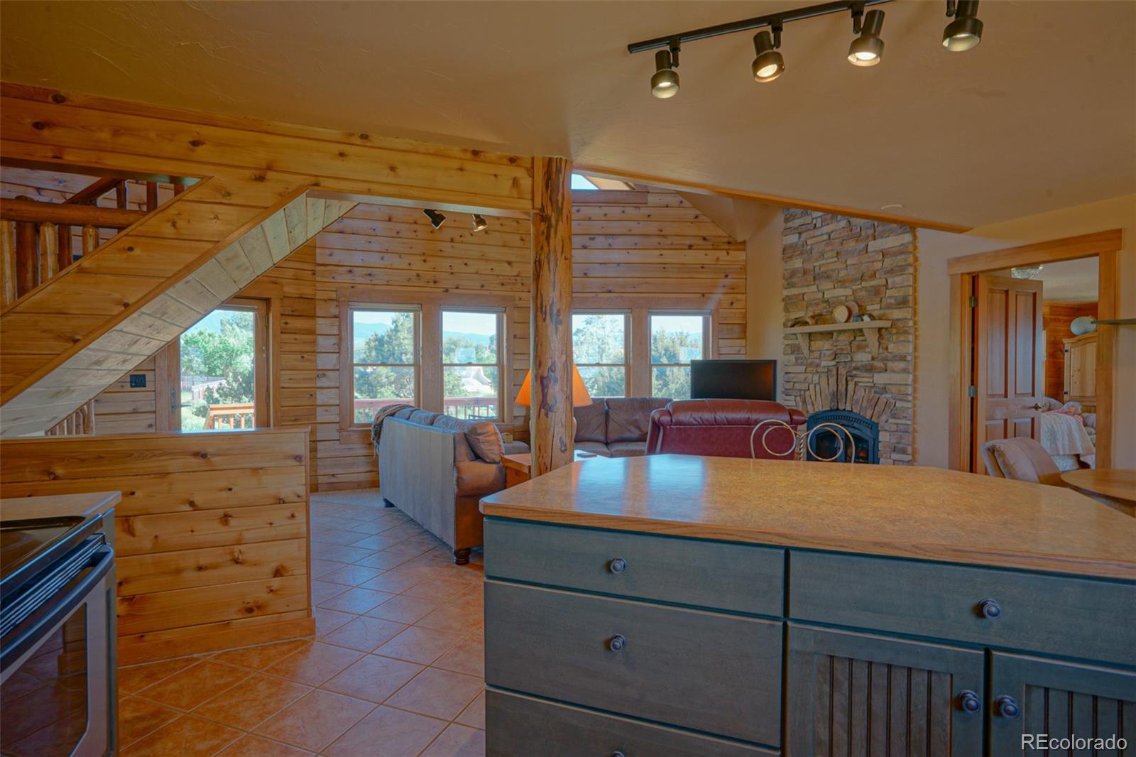 MLS Image #12 for 605 e field street,la veta, Colorado