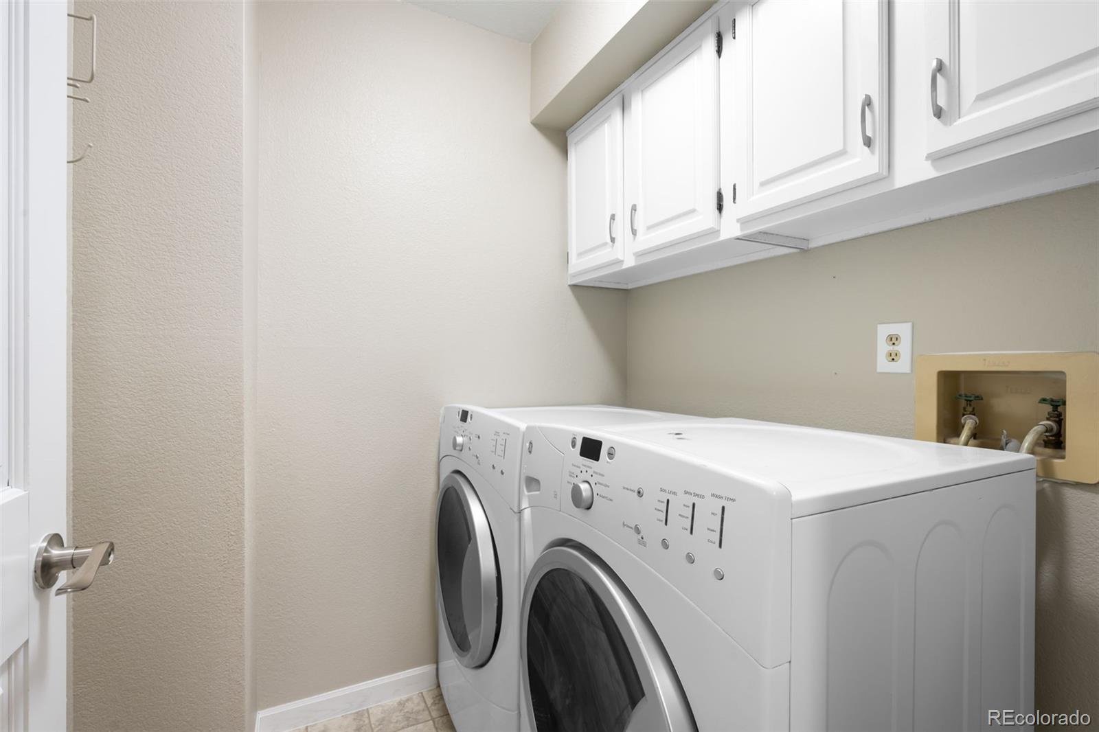 MLS Image #14 for 3205 s tulare court,denver, Colorado
