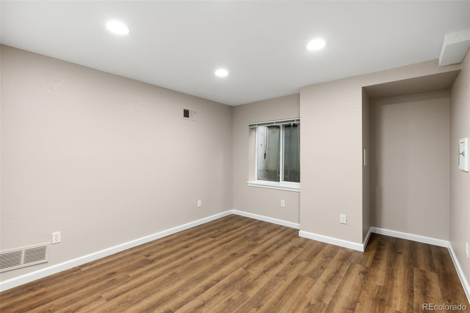 MLS Image #19 for 3205 s tulare court,denver, Colorado