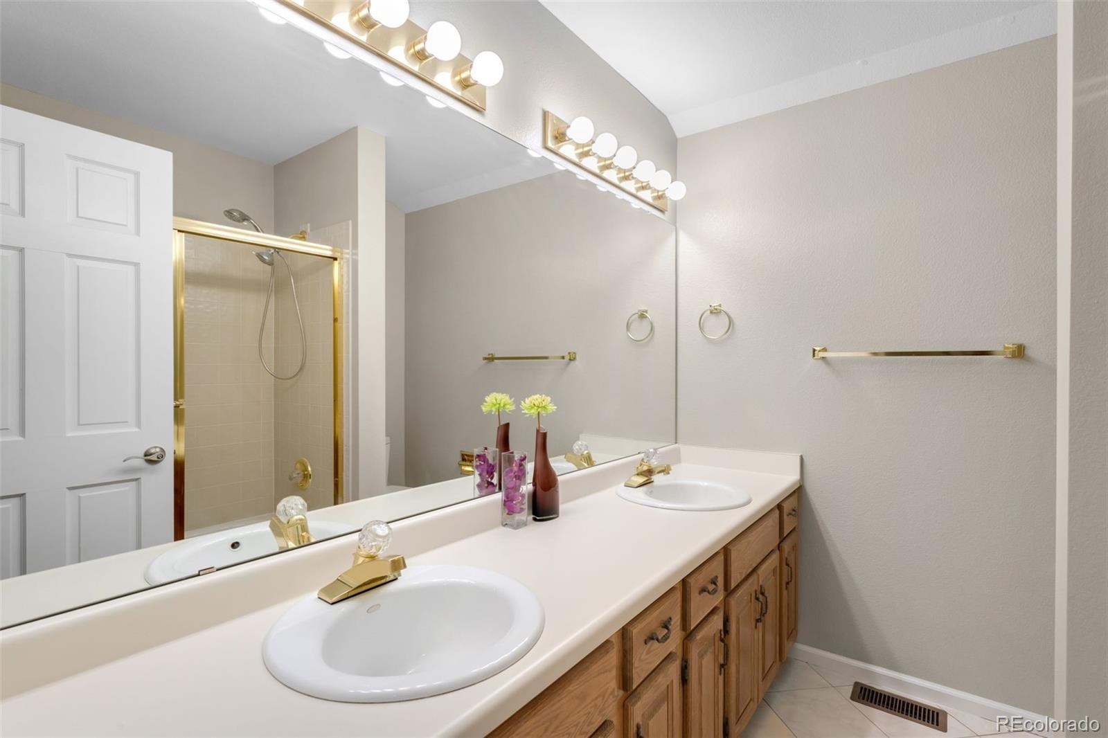 MLS Image #26 for 3205 s tulare court,denver, Colorado