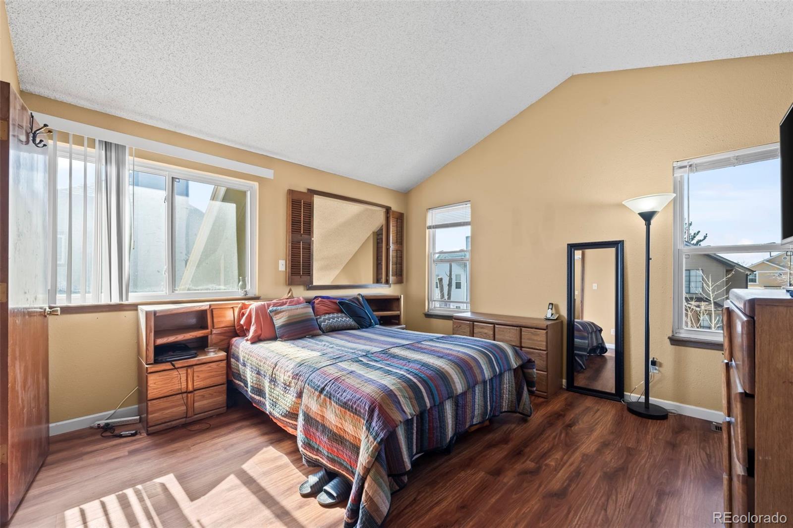 MLS Image #9 for 4311  del rio court,denver, Colorado