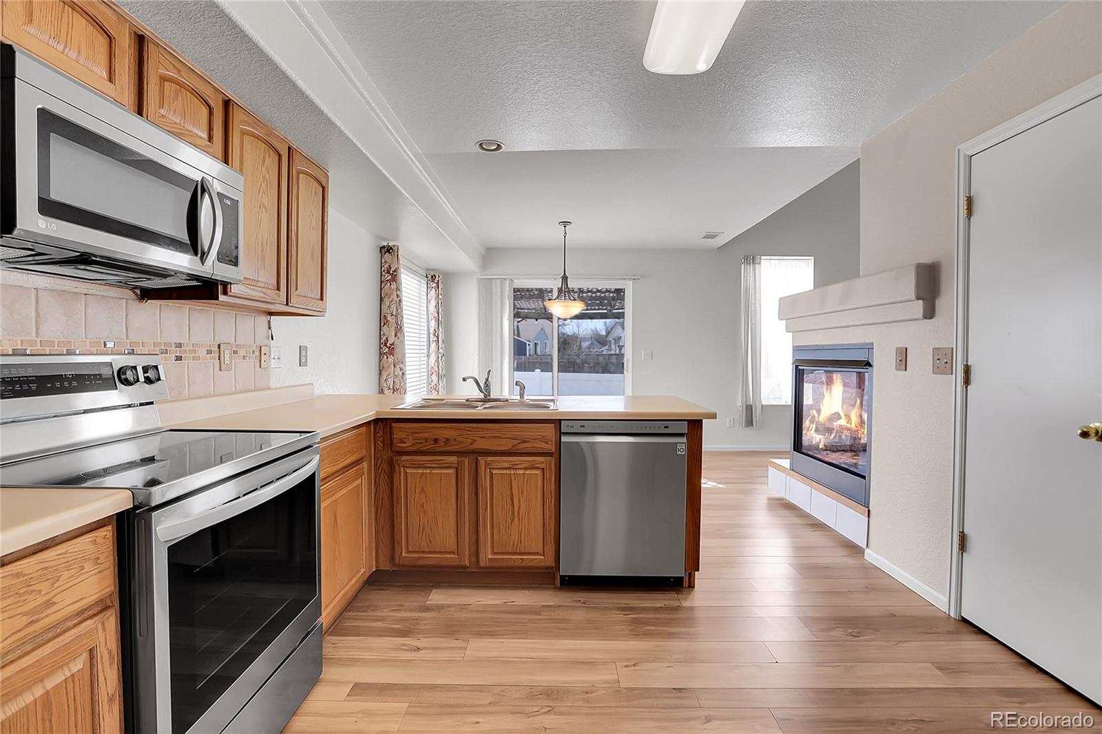MLS Image #11 for 20764 e 47th avenue,denver, Colorado
