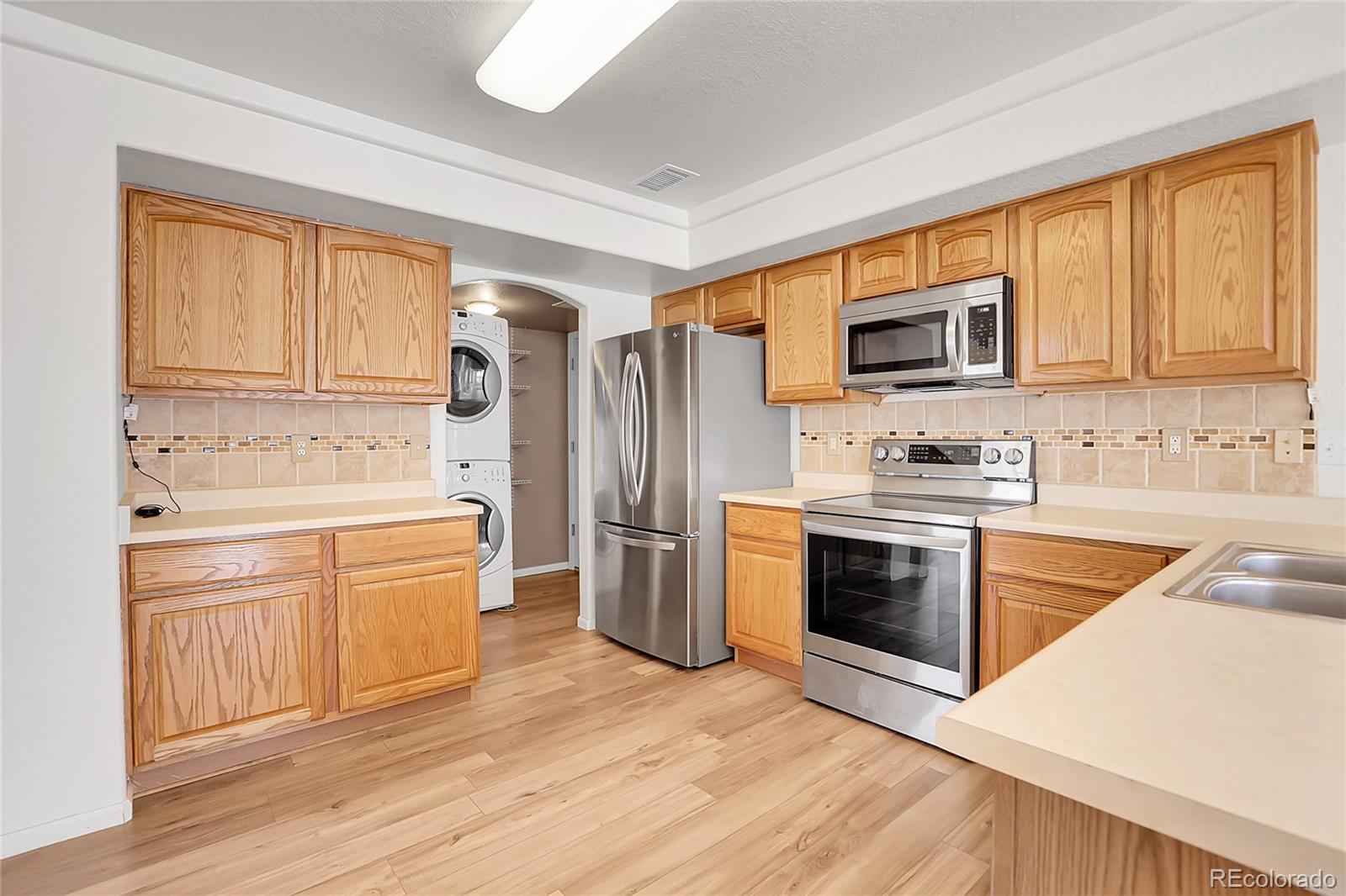 MLS Image #9 for 20764 e 47th avenue,denver, Colorado