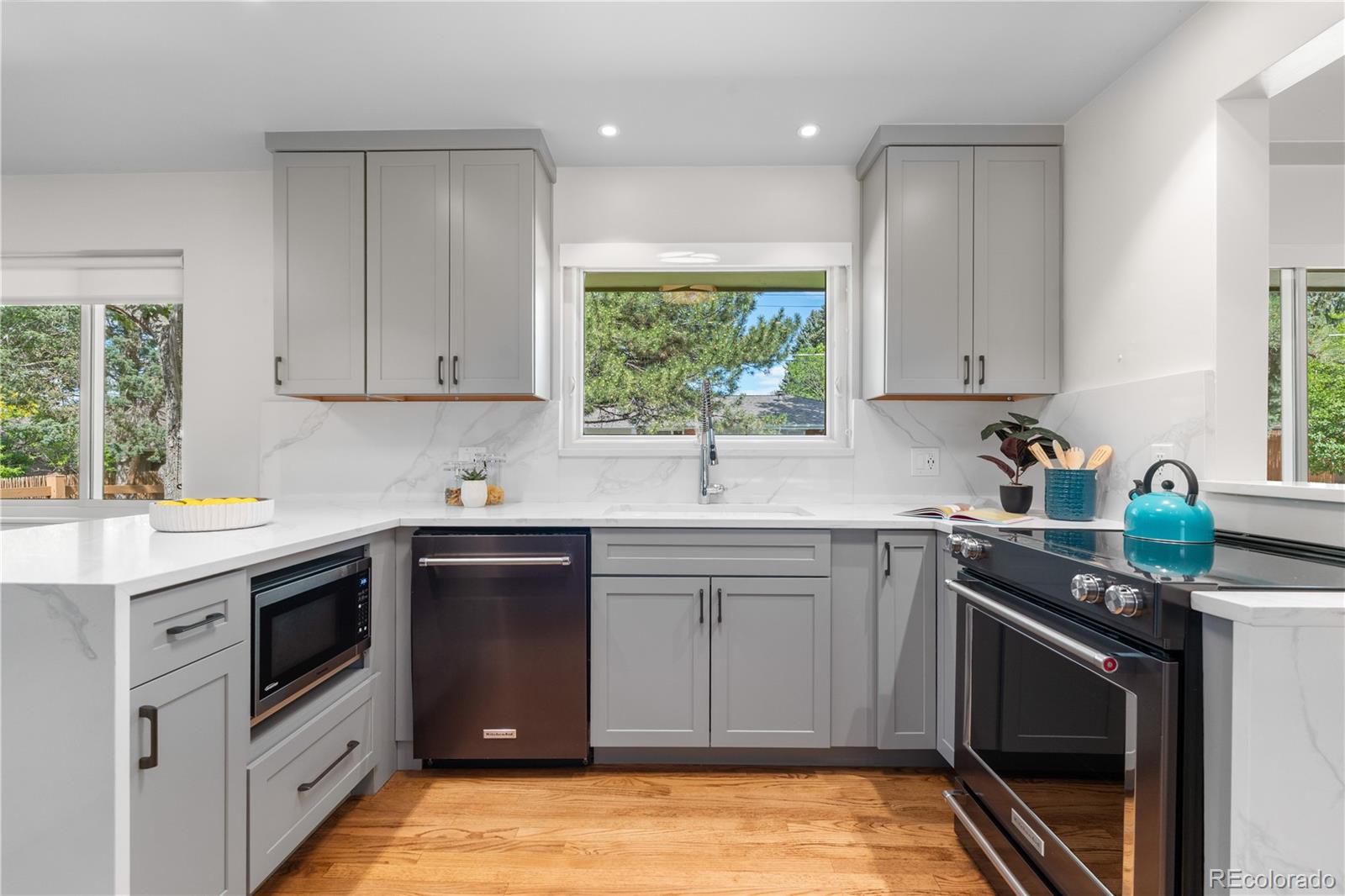 MLS Image #10 for 3194 s milwaukee street,denver, Colorado