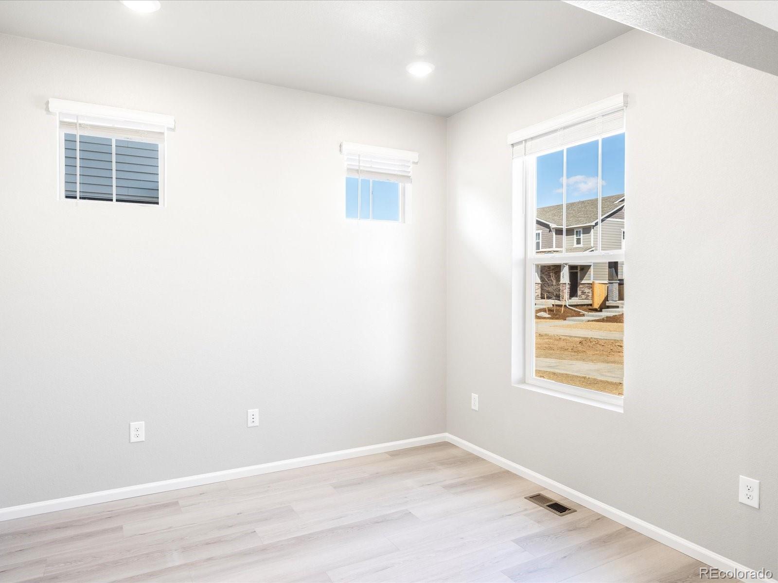 MLS Image #2 for 779 n tempe street,aurora, Colorado