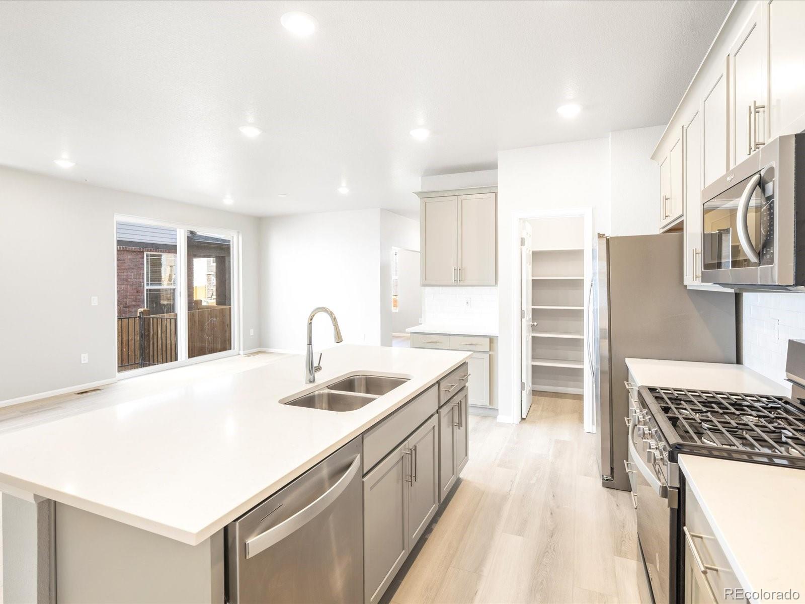 MLS Image #4 for 779 n tempe street,aurora, Colorado